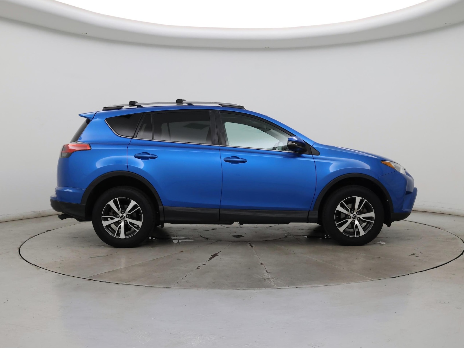 2018 Toyota RAV4 XLE - Photo 8