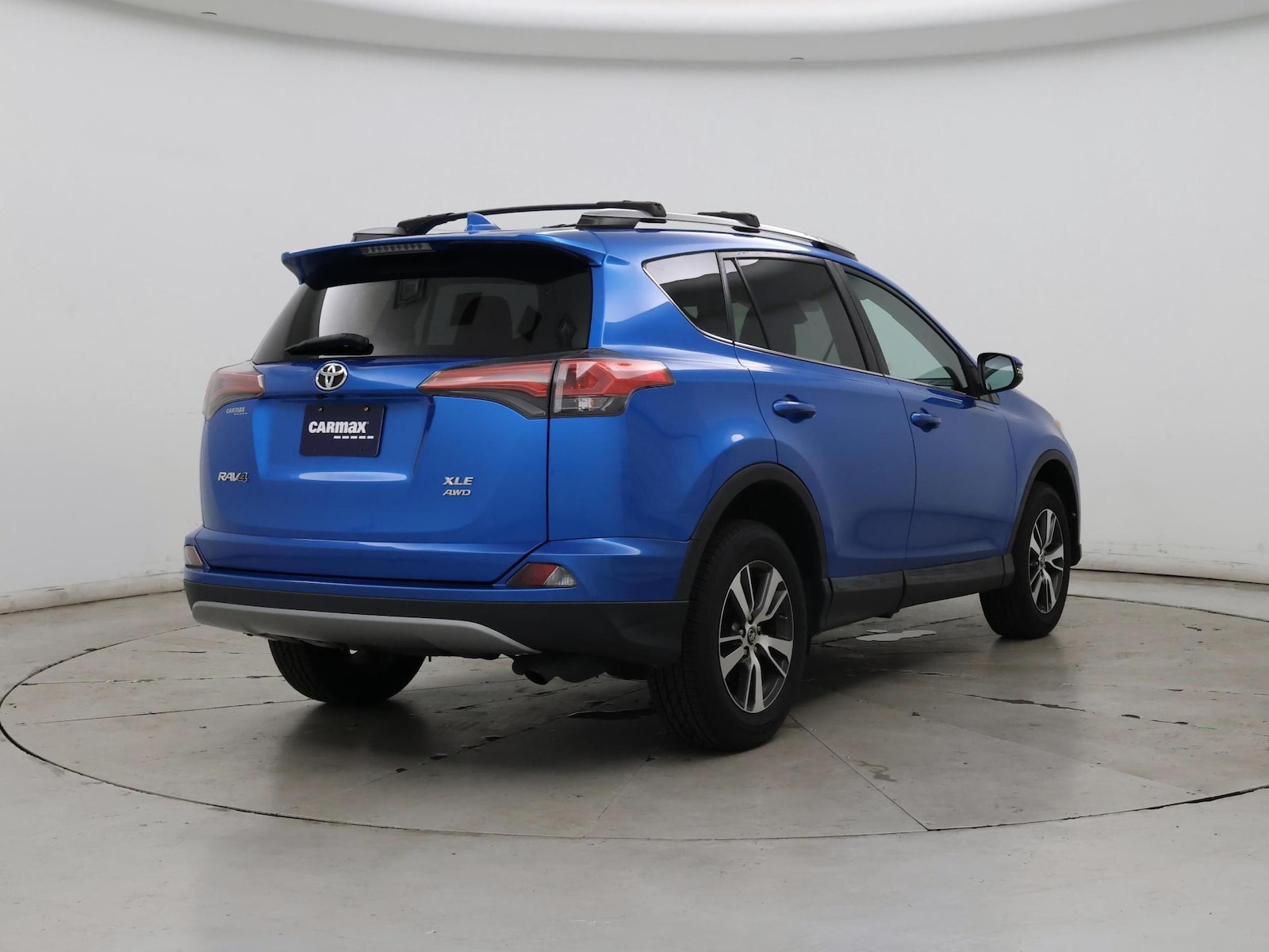 2018 Toyota RAV4 XLE - Photo 9