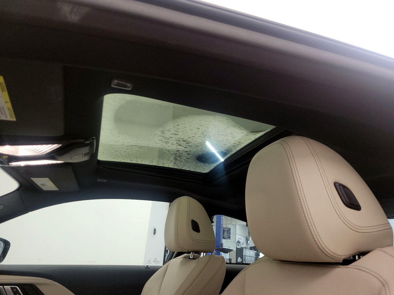Sunroof(s) & Overhead Airbags