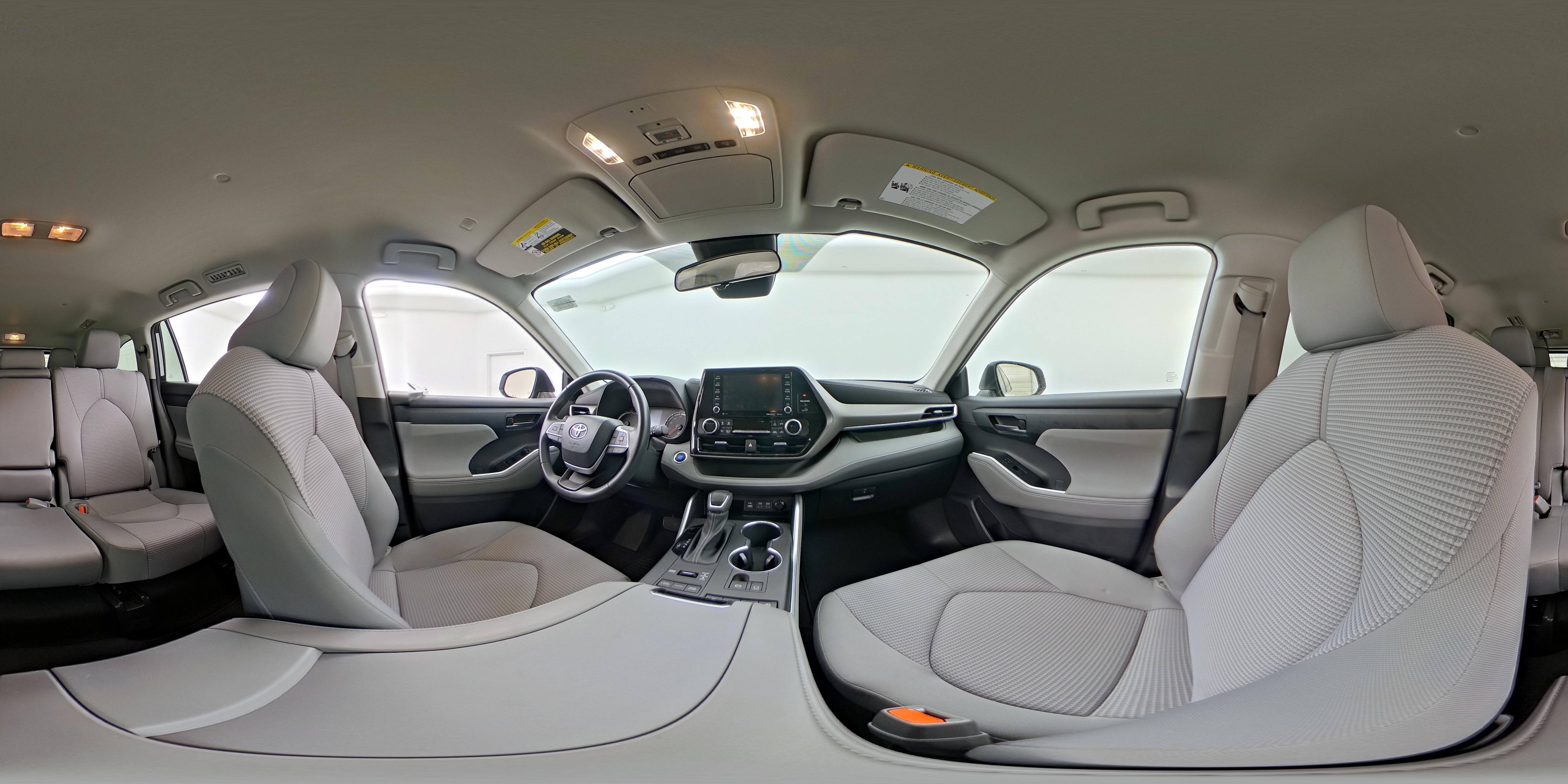 2022 Toyota Highlander LE - Photo 26