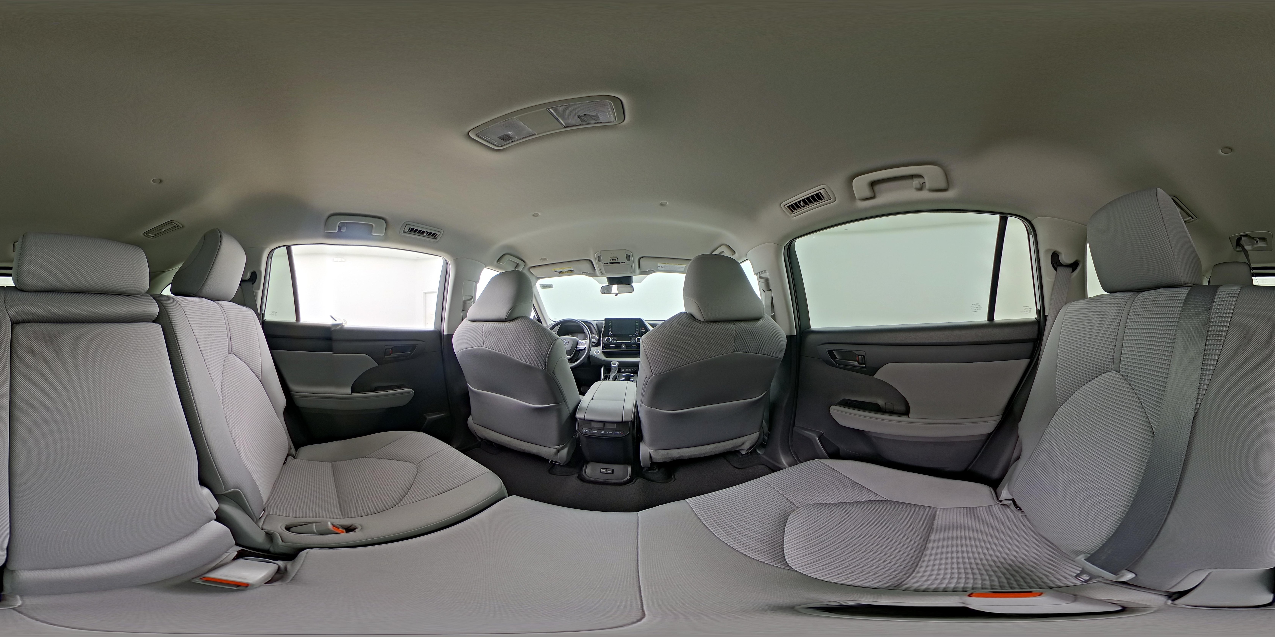 2022 Toyota Highlander LE - Photo 27