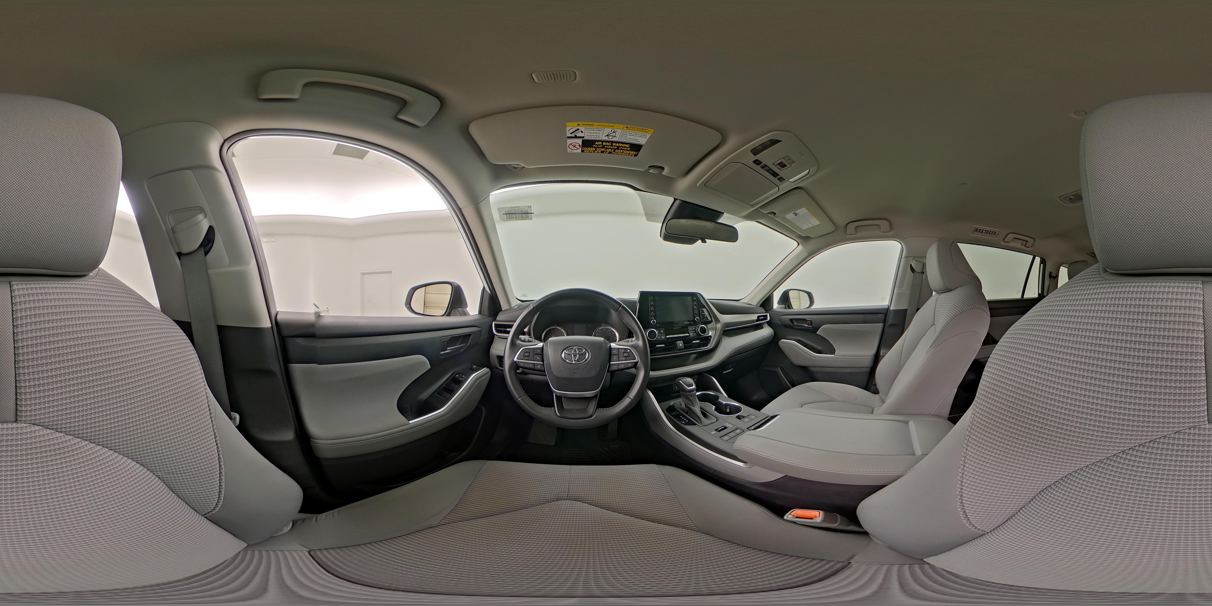 2022 Toyota Highlander LE - Photo 28