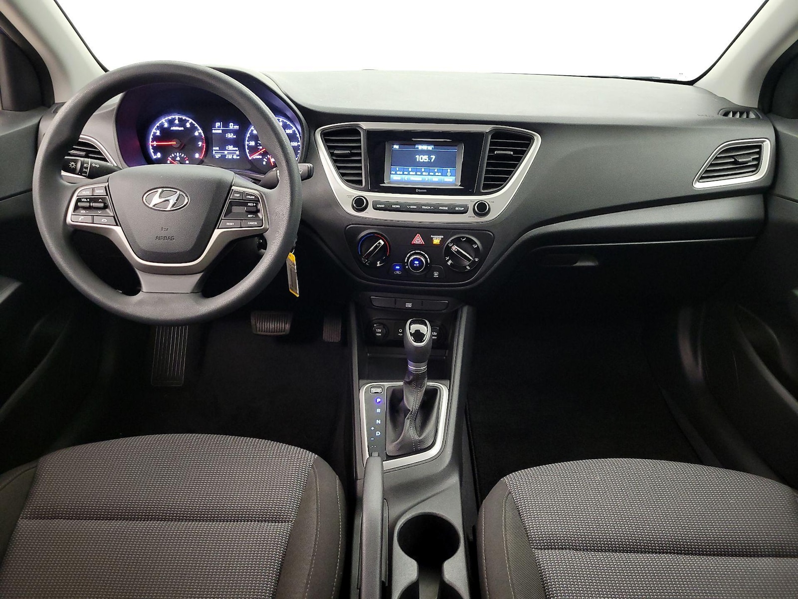 2022 Hyundai Accent SE - Photo 10