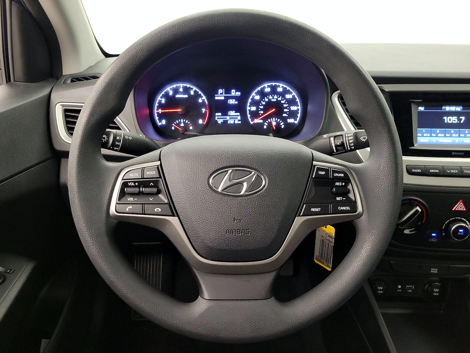 2022 Hyundai Accent SE - Photo 11