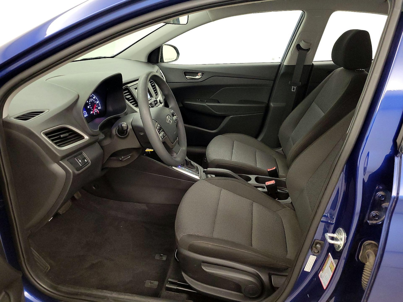 2022 Hyundai Accent SE - Photo 12