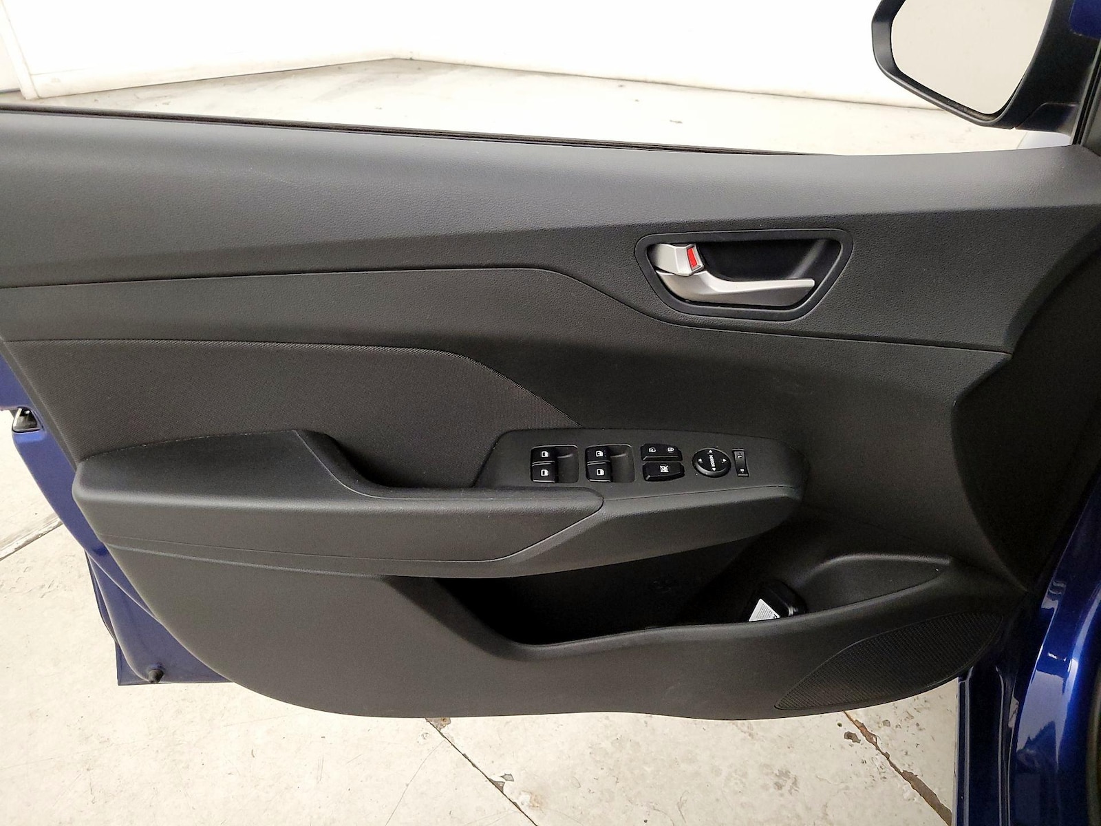 2022 Hyundai Accent SE - Photo 13