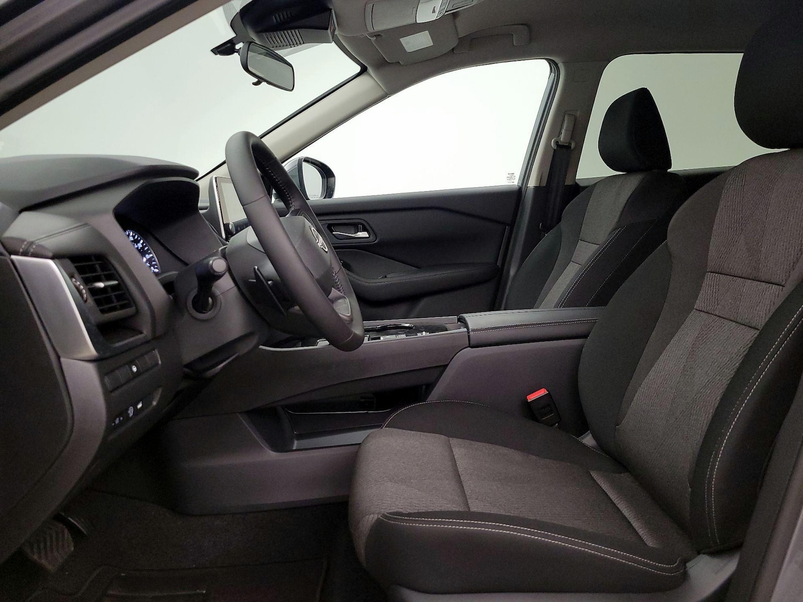 2026 Nissan Rogue SV - Photo 12