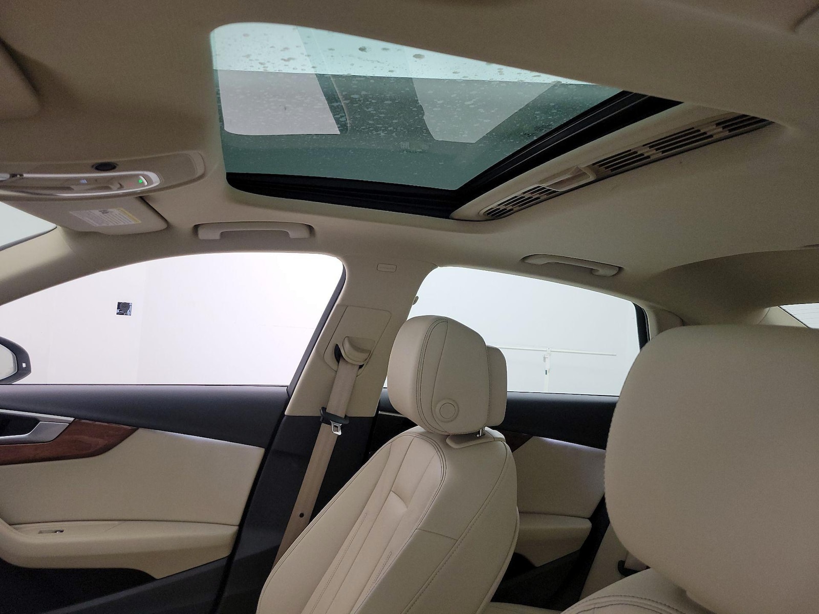 Sunroof(s) & Overhead Airbags