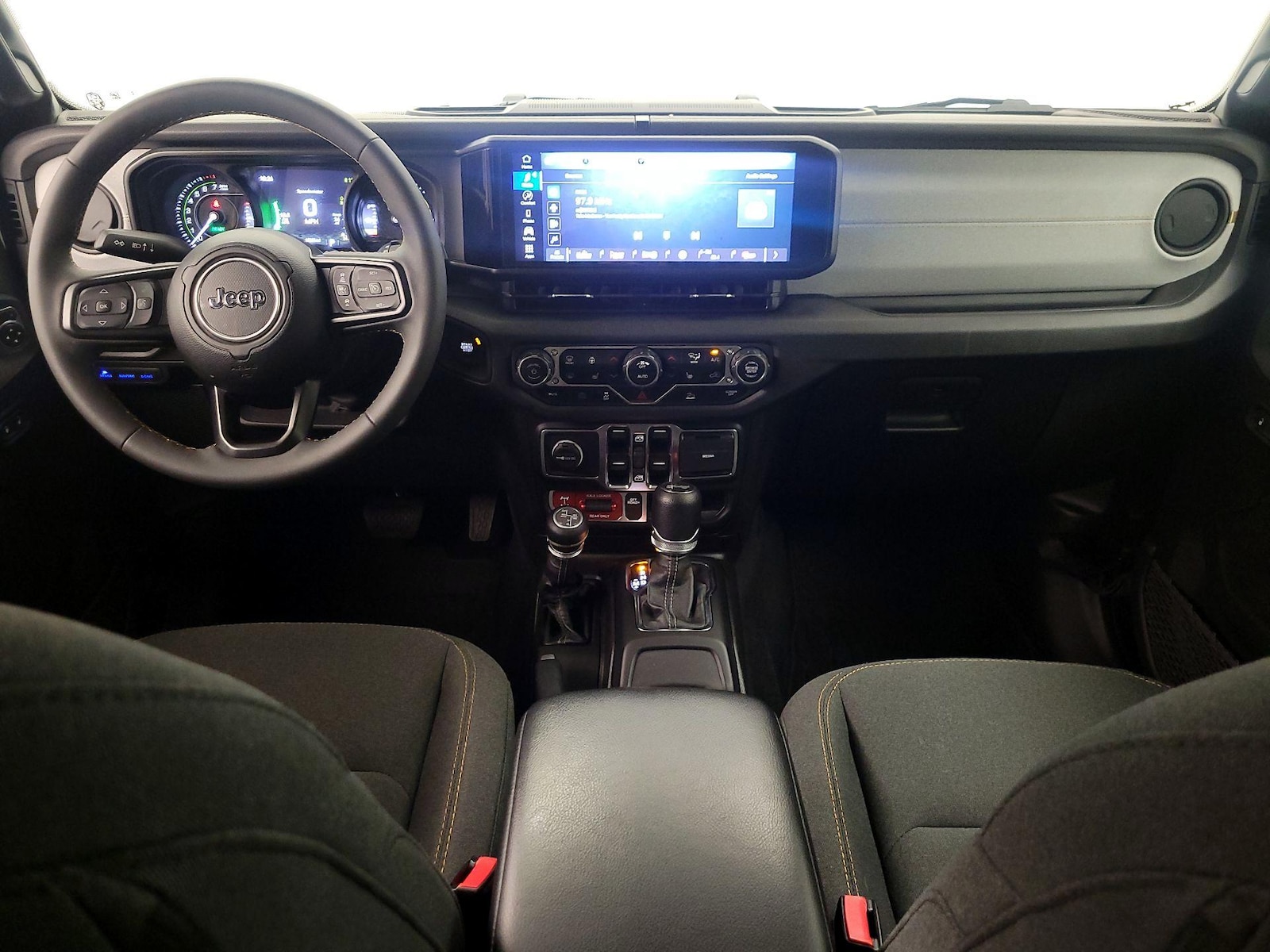 Apple CarPlay® & Android Auto™