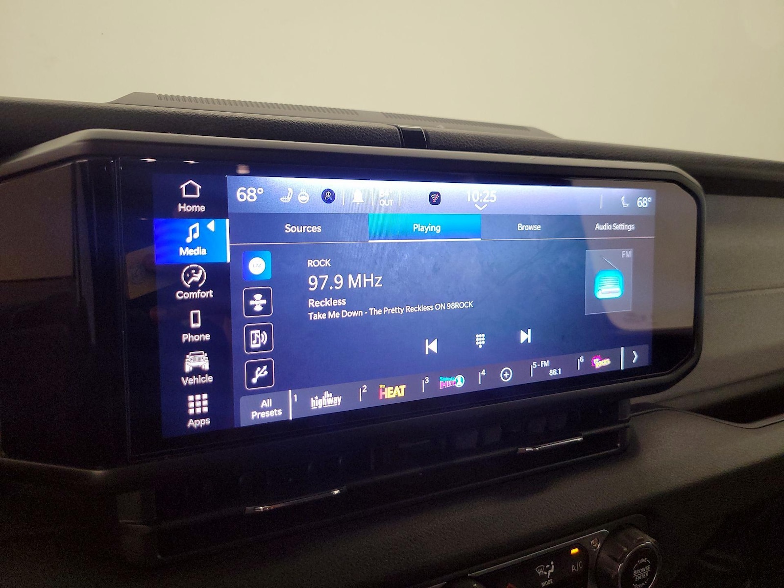 2024 Jeep Wrangler 4xe Willys 4XE - Photo 16