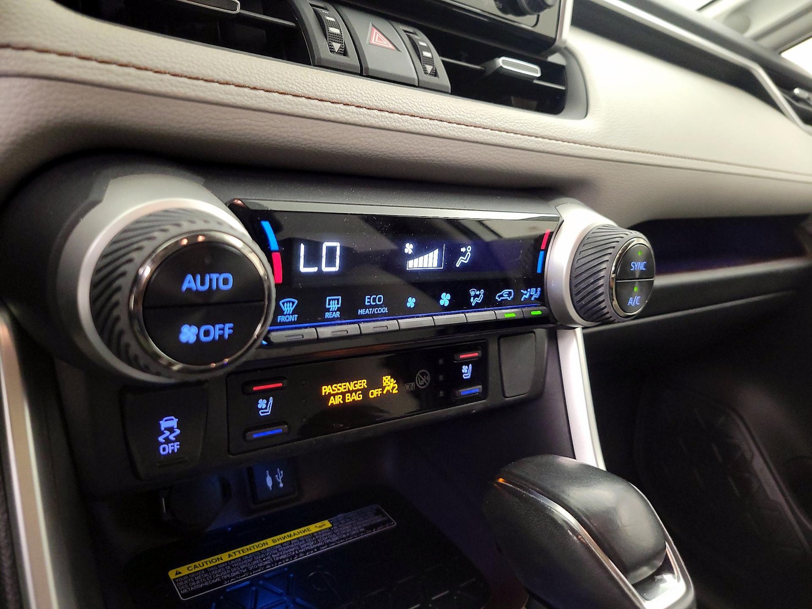 2019 Toyota RAV4 Limited - Photo 18