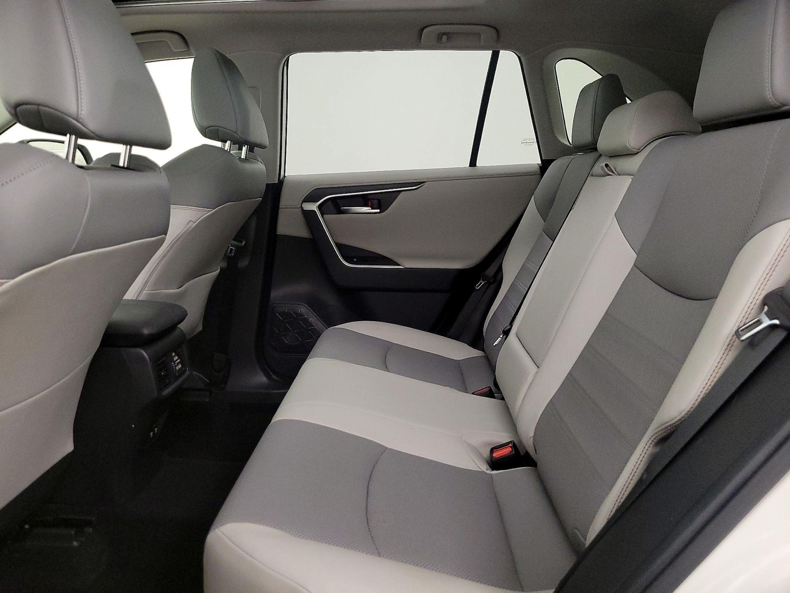 2019 Toyota RAV4 Limited - Photo 22