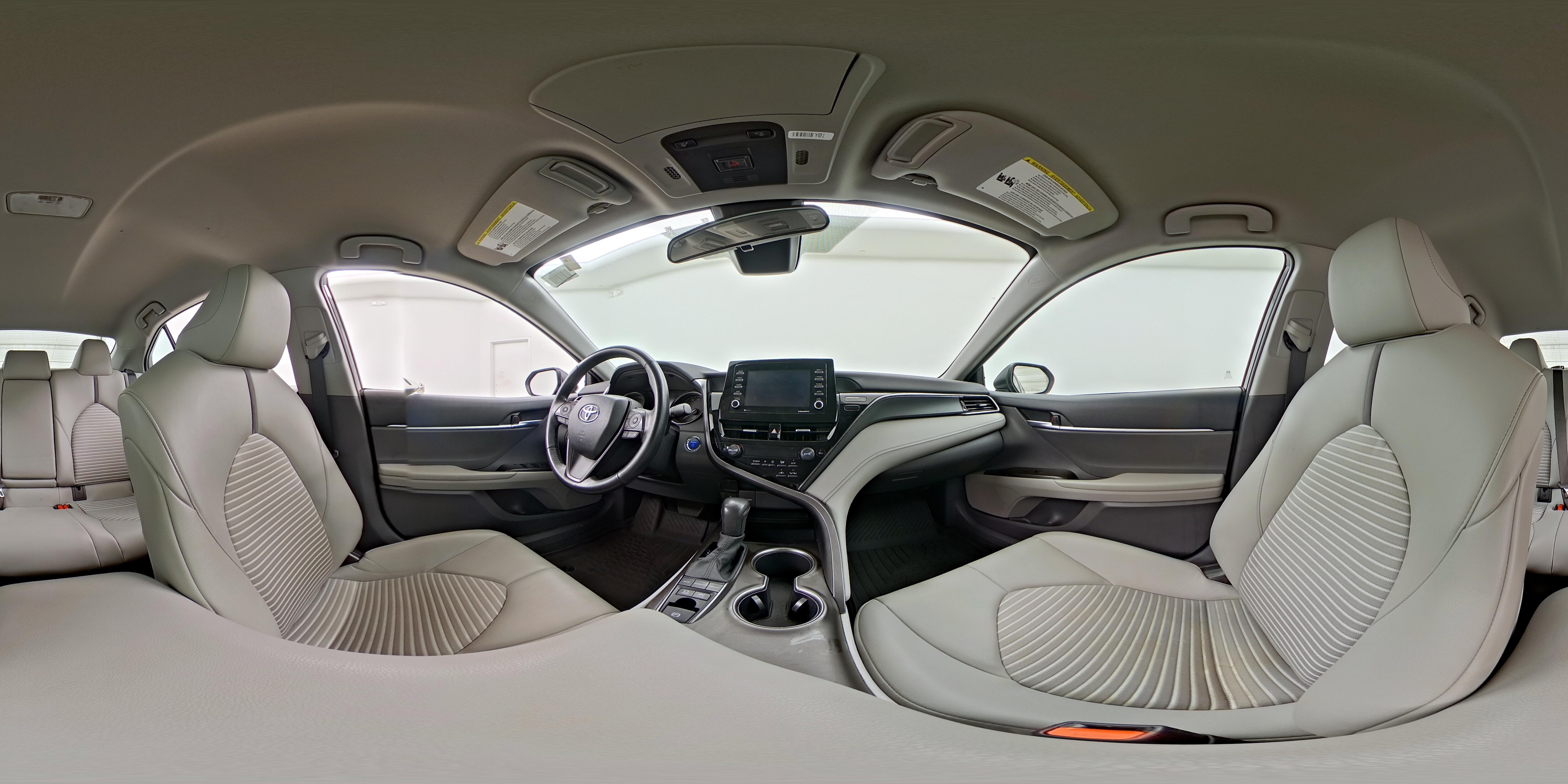 2022 Toyota Camry SE - Photo 25