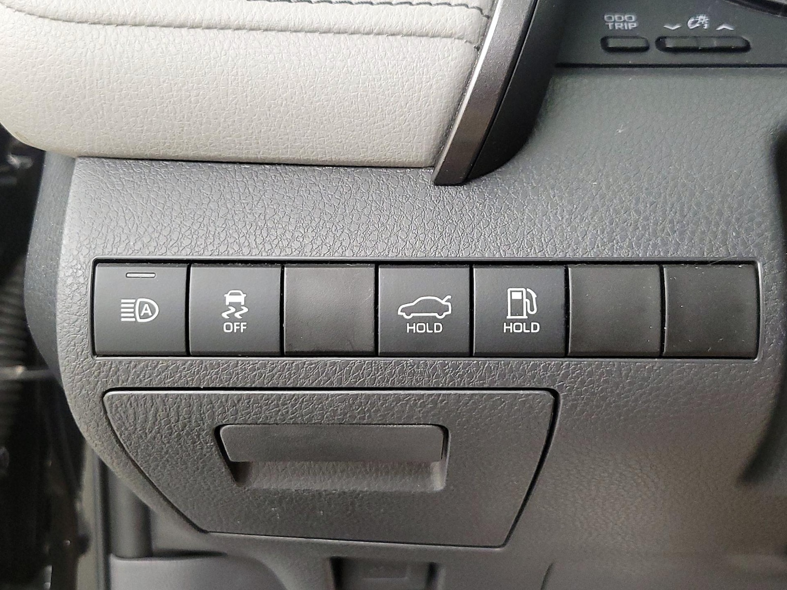 2022 Toyota Camry SE - Photo 14