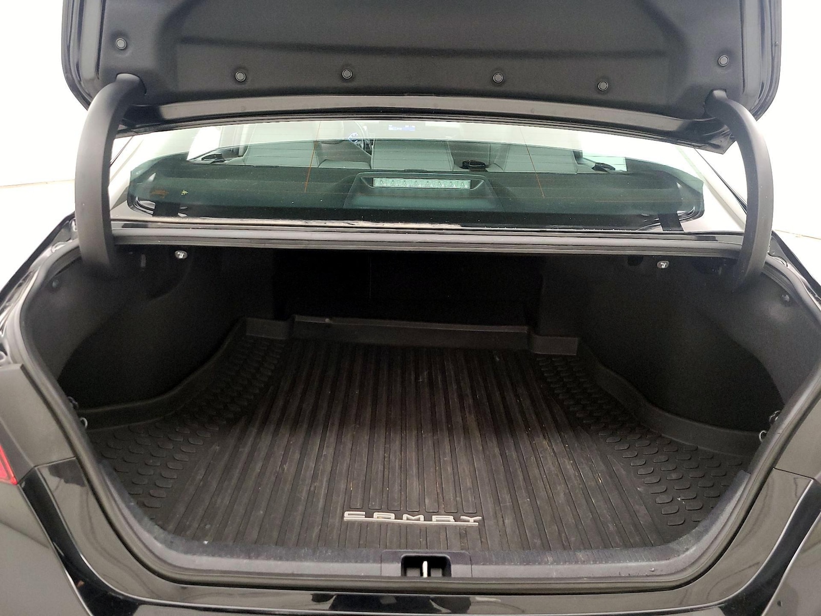 2022 Toyota Camry SE - Photo 21