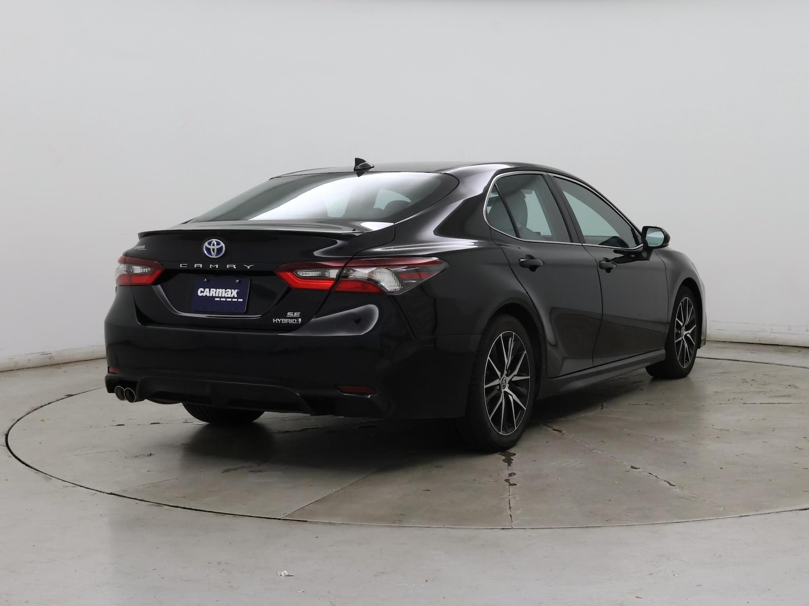 2022 Toyota Camry SE - Photo 9
