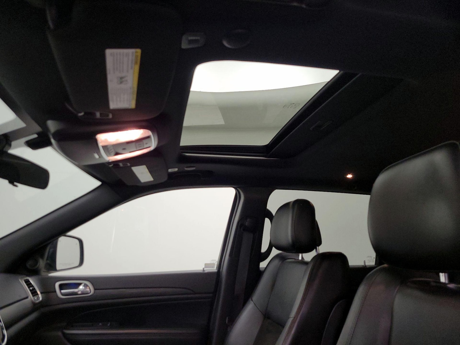 Sunroof(s) & Overhead Airbags