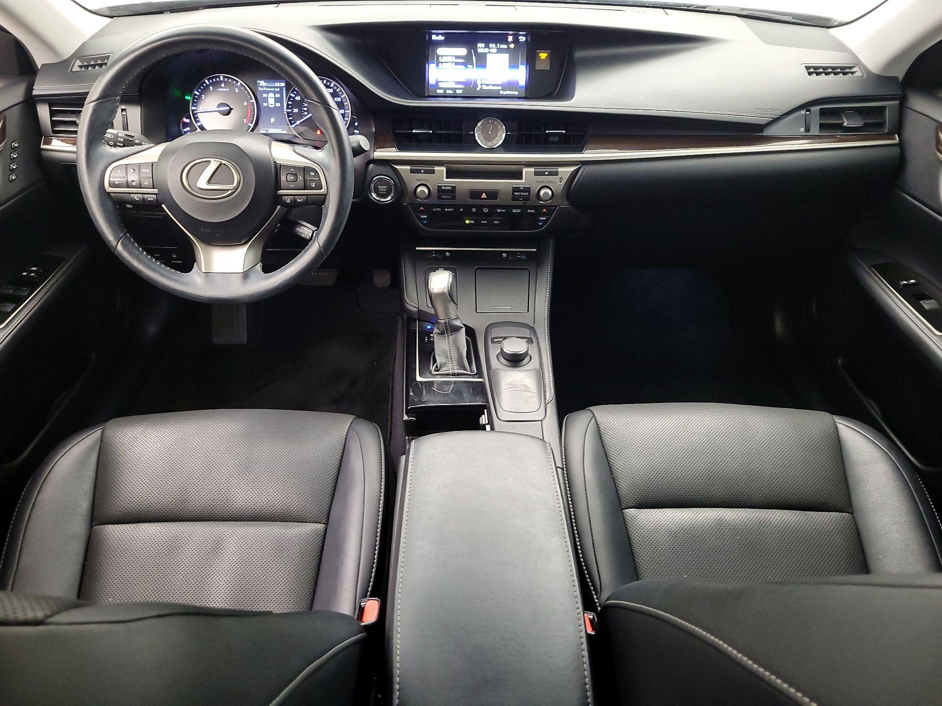 Thumbnail: 2018 Lexus ES - 9