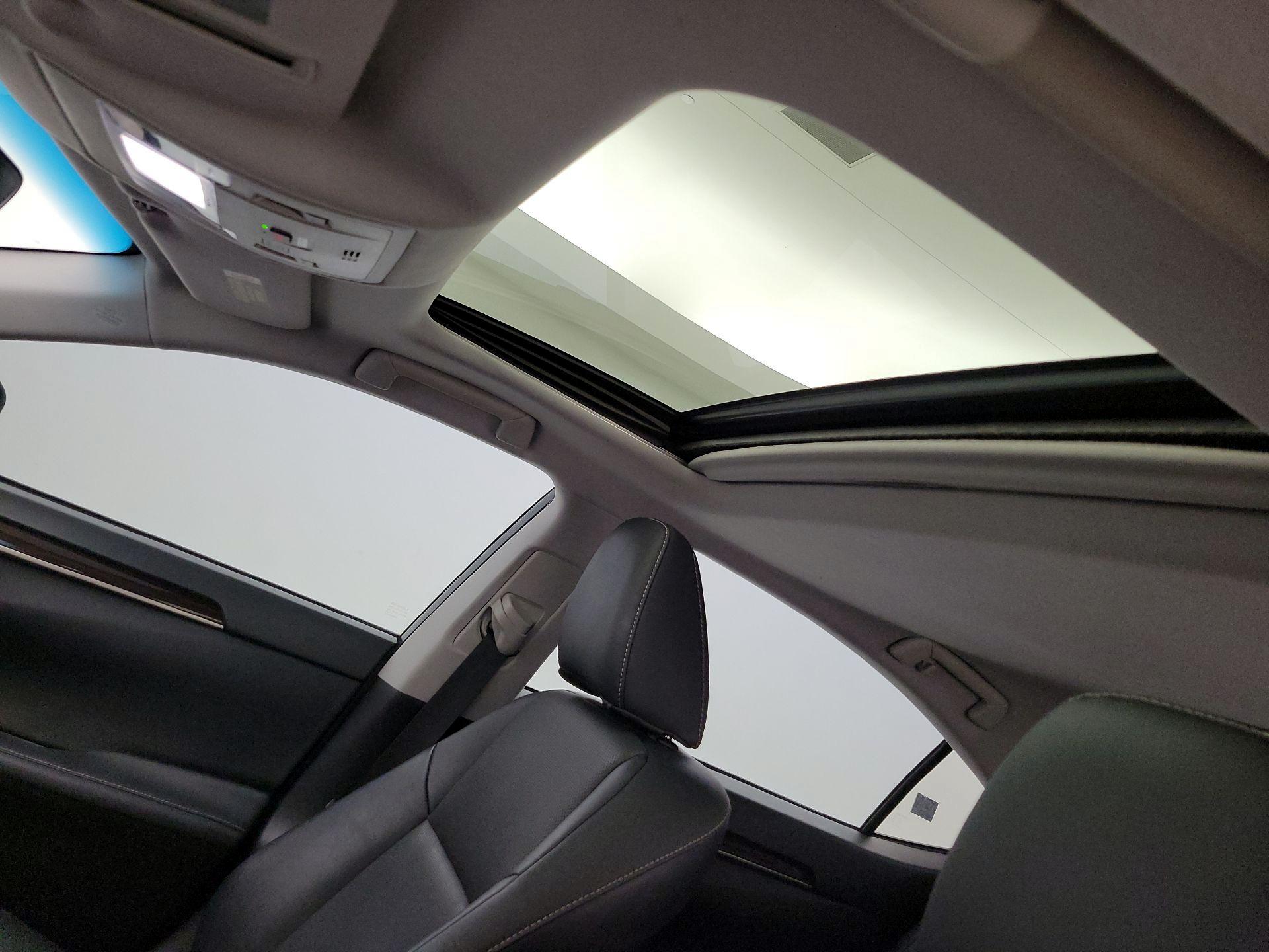 Thumbnail: 2018 Lexus ES - 18