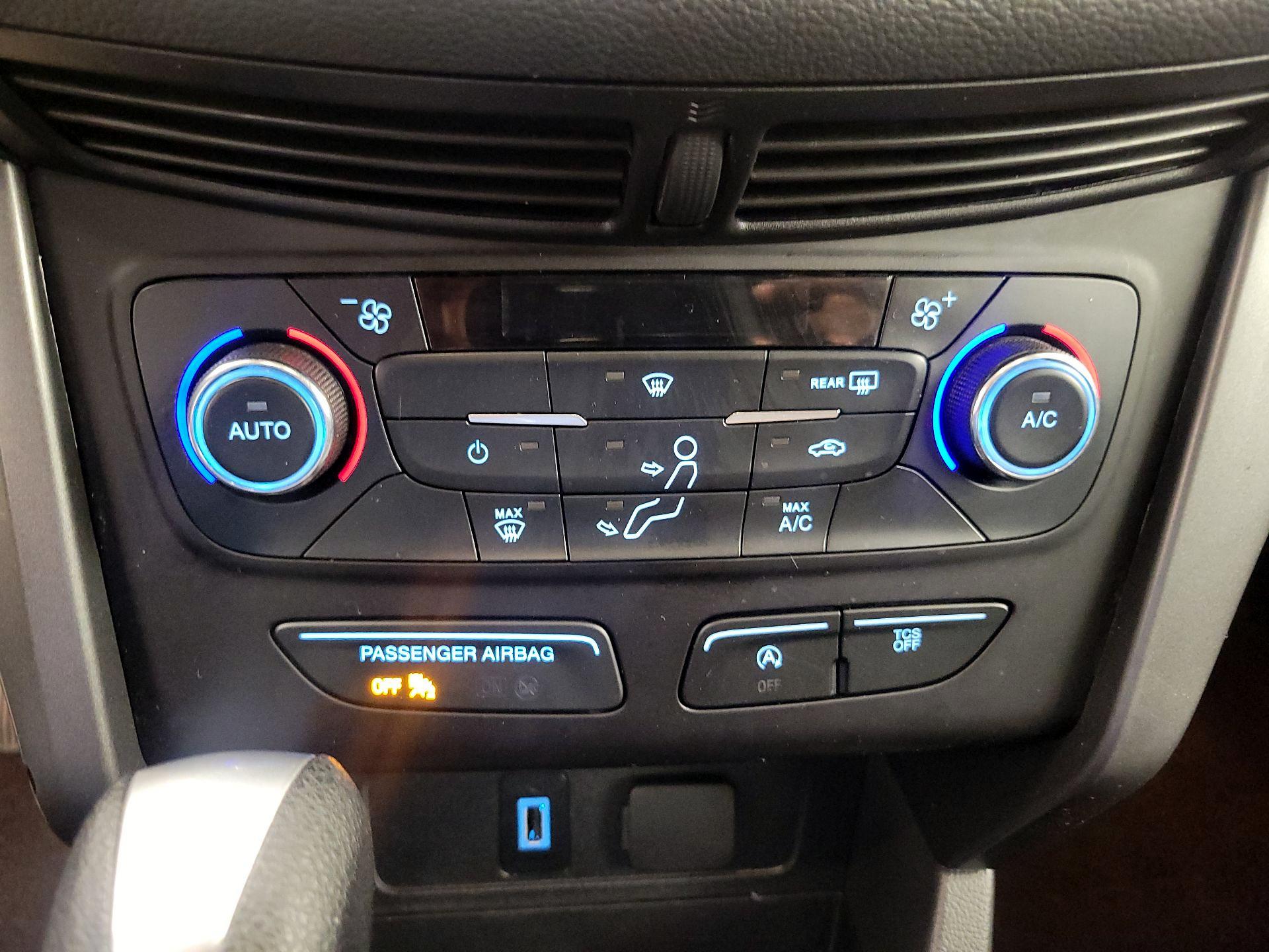 Thumbnail: 2017 Ford Escape - 16