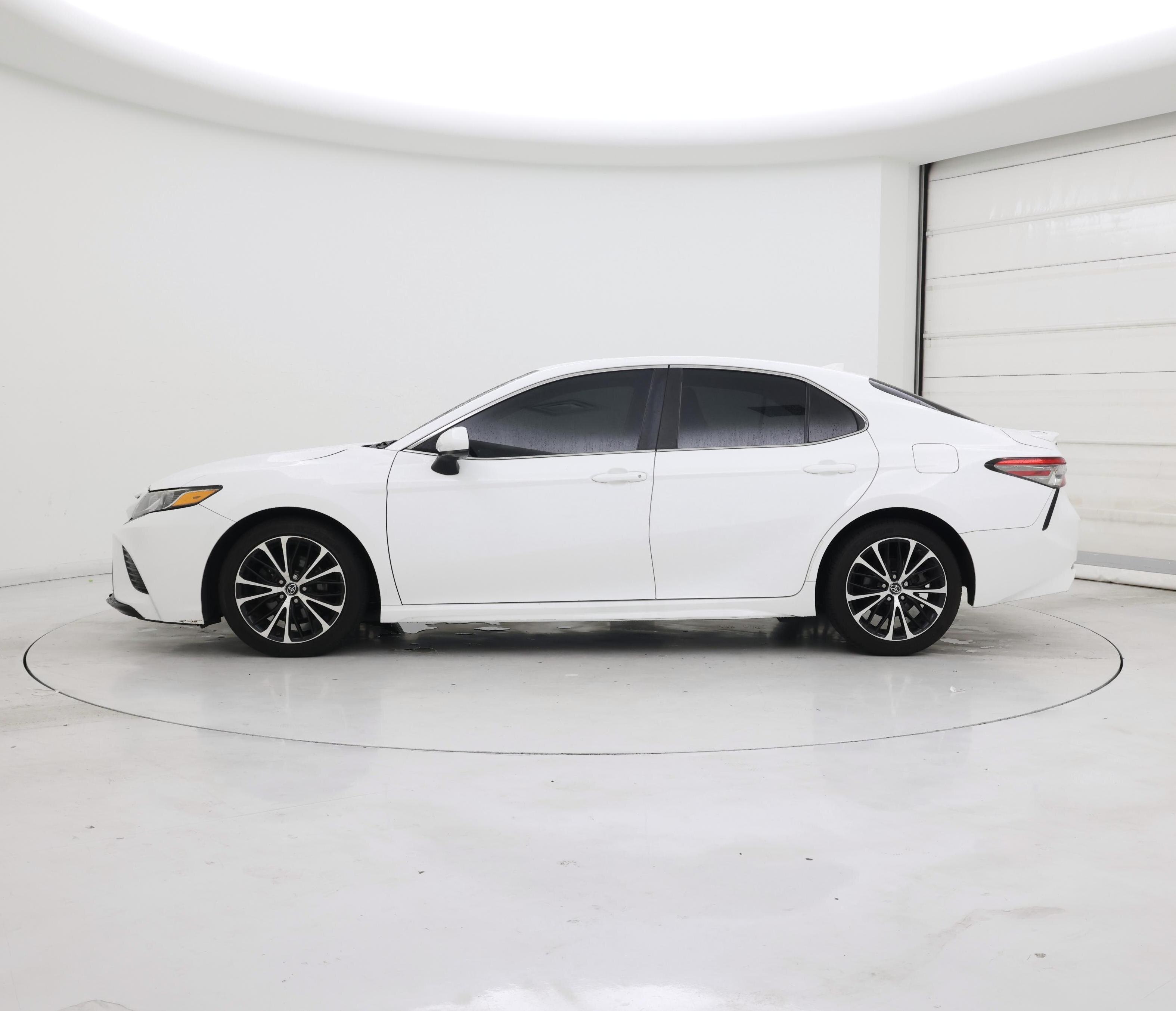 Thumbnail: 2019 Toyota Camry - 3