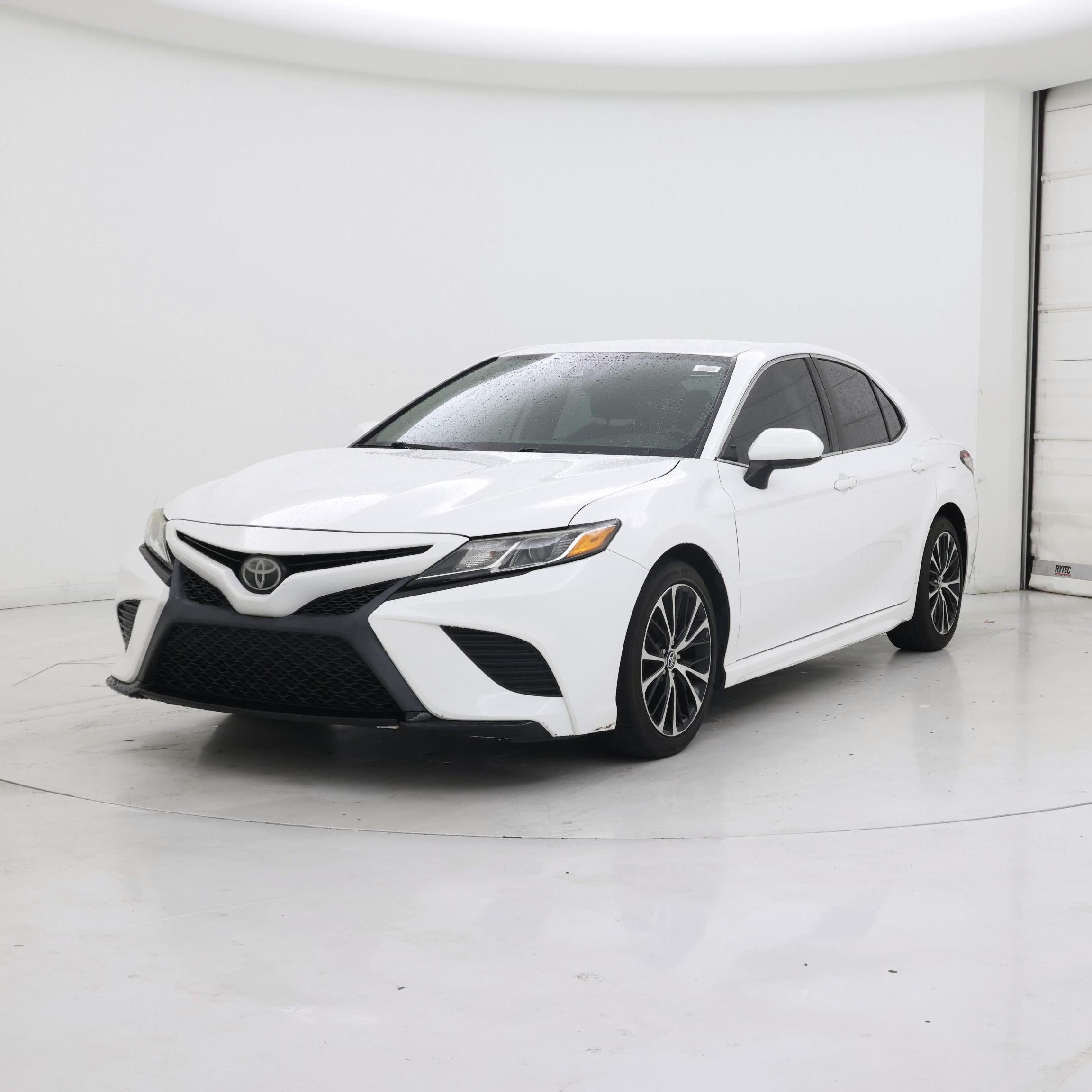 Thumbnail: 2019 Toyota Camry - 4