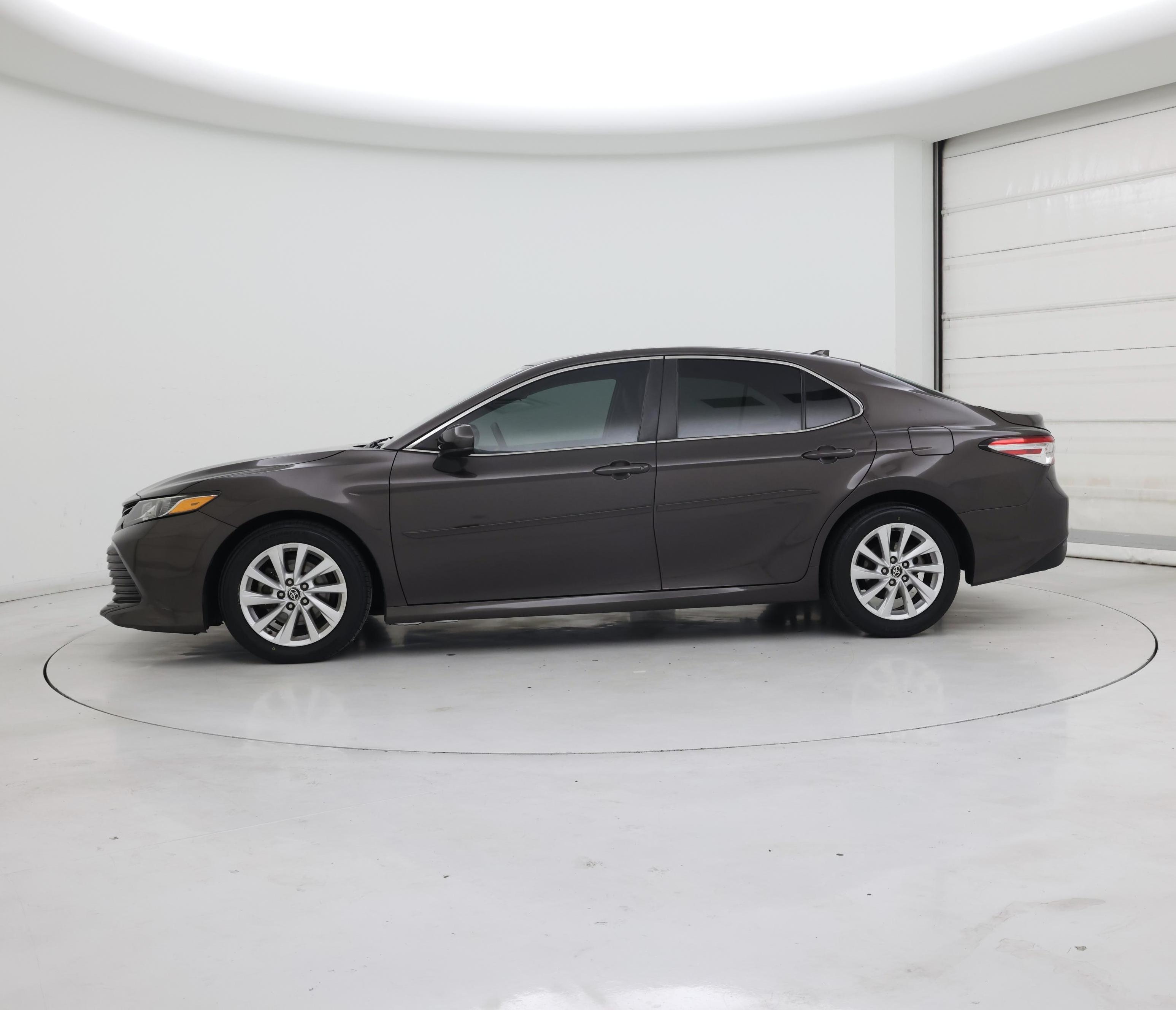 Thumbnail: 2019 Toyota Camry - 3