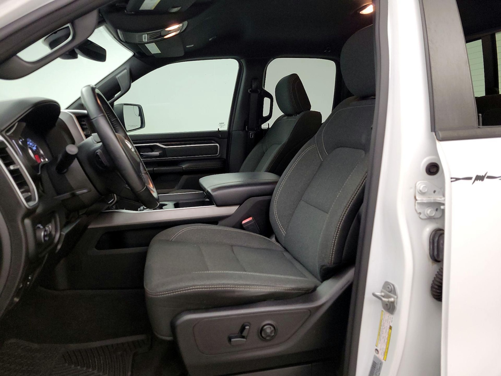 Power Seat(s) & Side Airbags