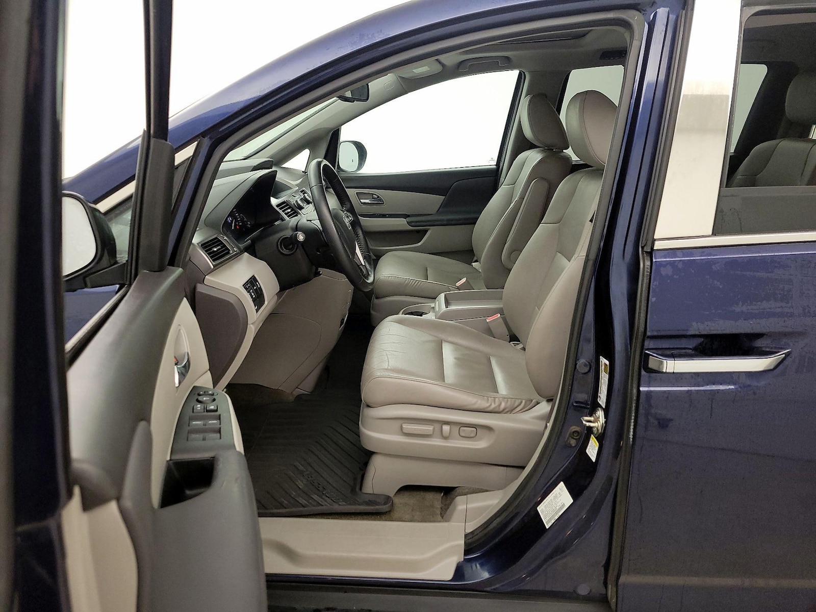 Power Seat(s) & Side Airbags