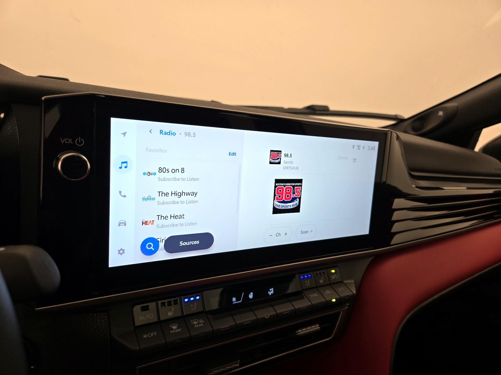 2025 Toyota Camry XSE - Photo 16
