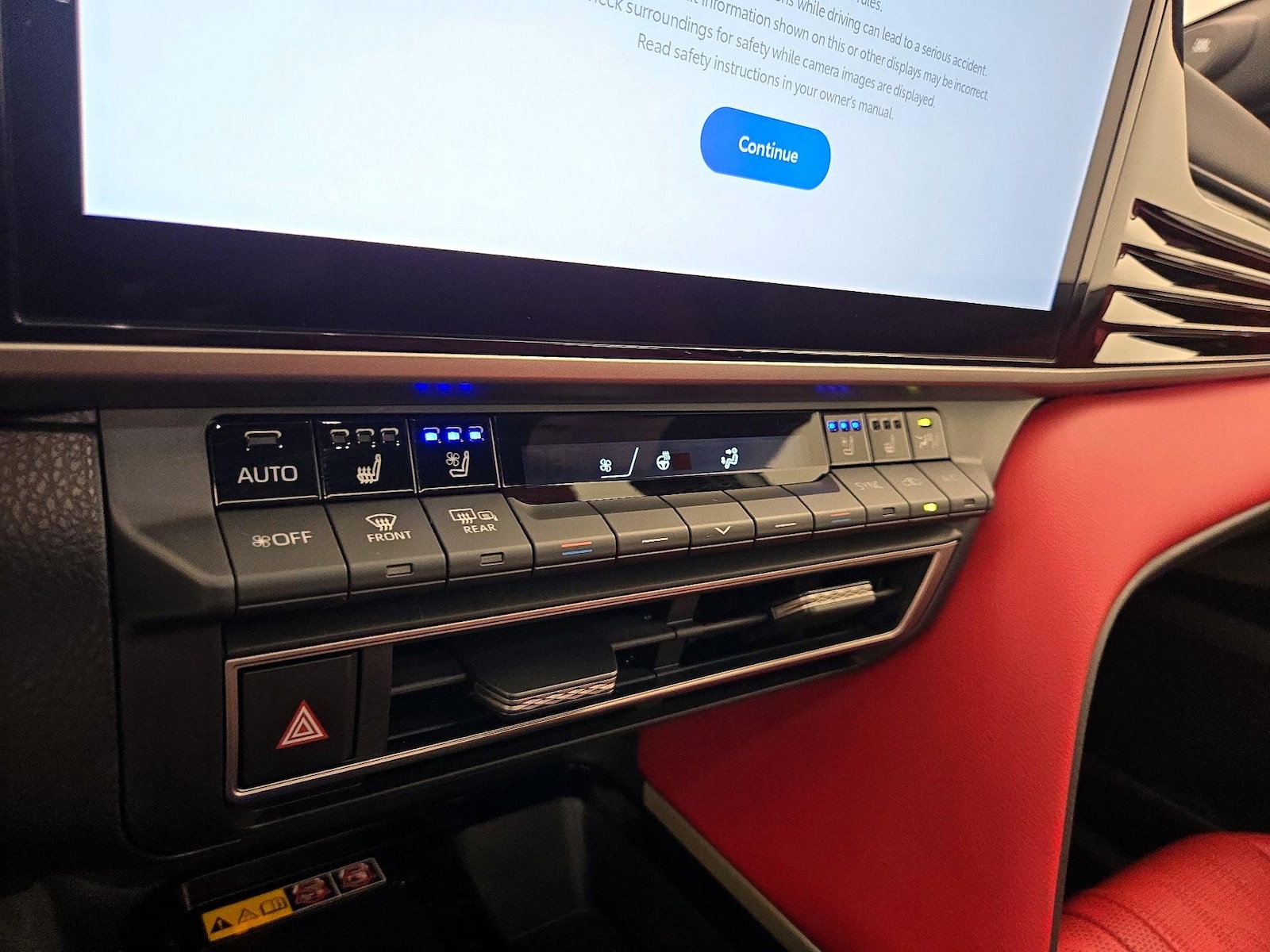 2025 Toyota Camry XSE - Photo 17