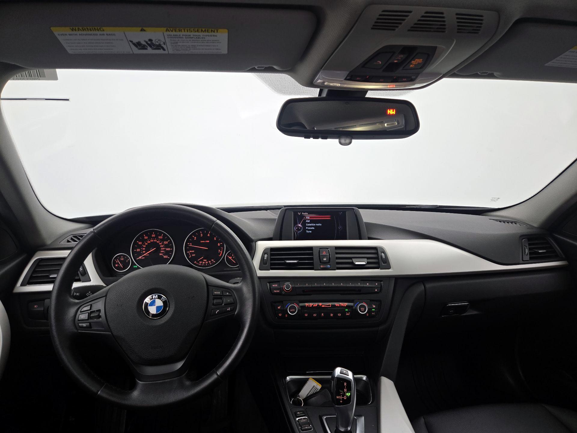 Thumbnail: 2015 BMW 3 Series - 9