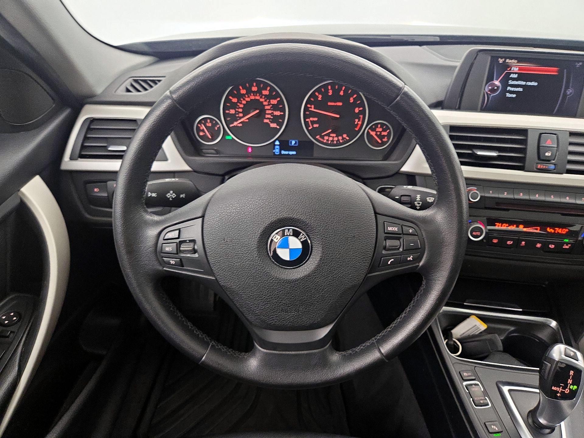 Thumbnail: 2015 BMW 3 Series - 10