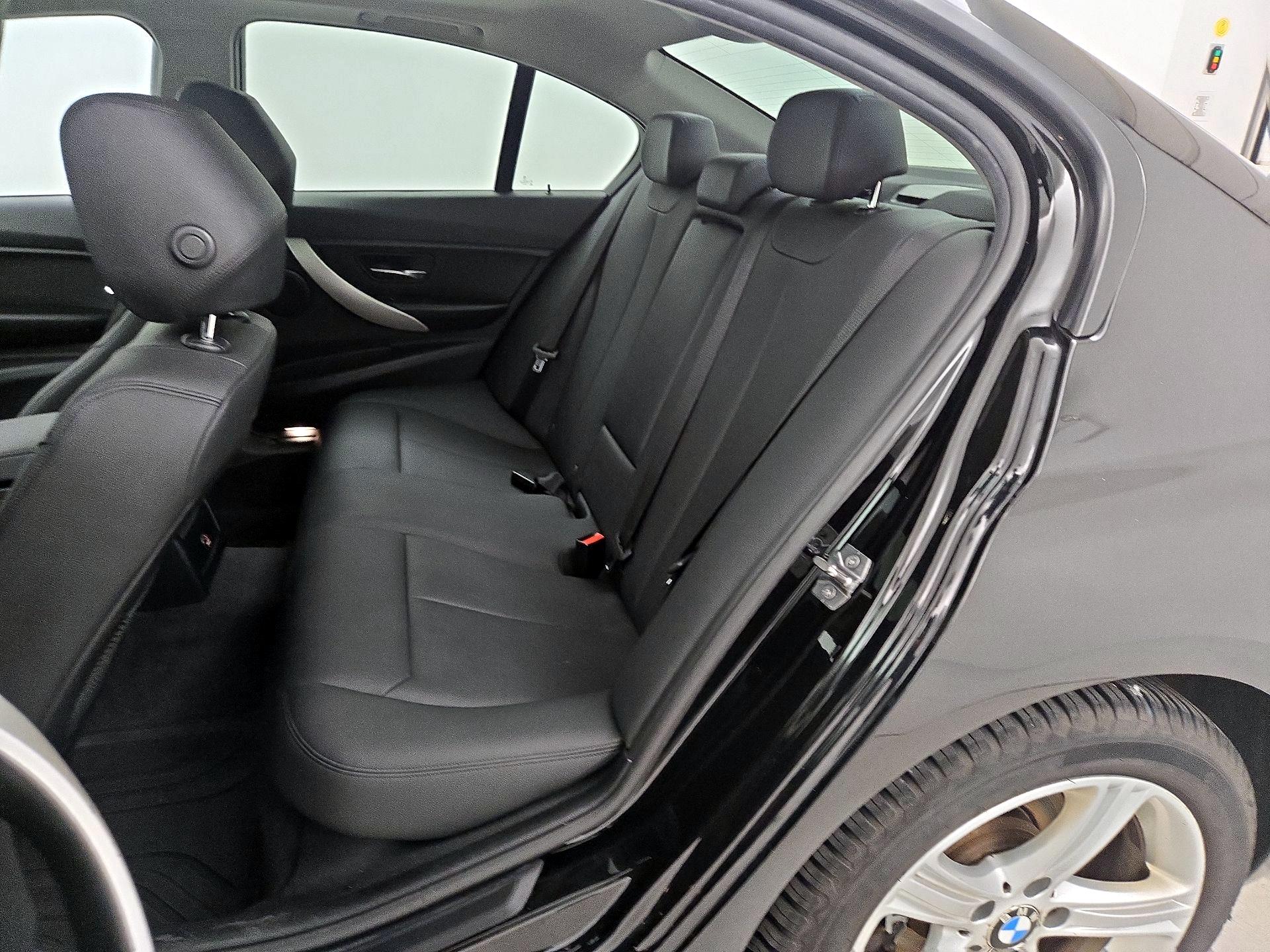 Thumbnail: 2015 BMW 3 Series - 20