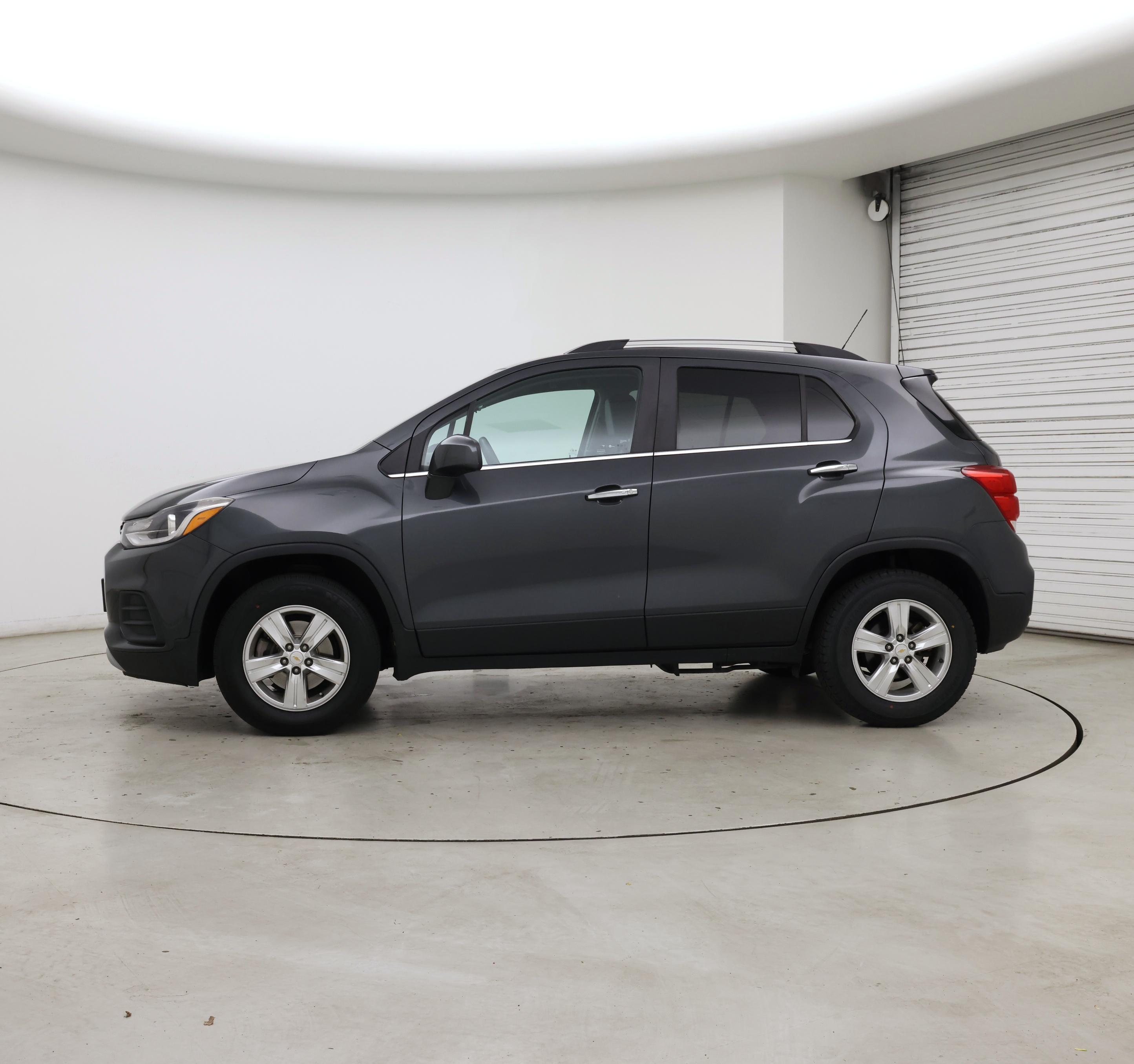 Thumbnail: 2018 Chevrolet Trax - 3