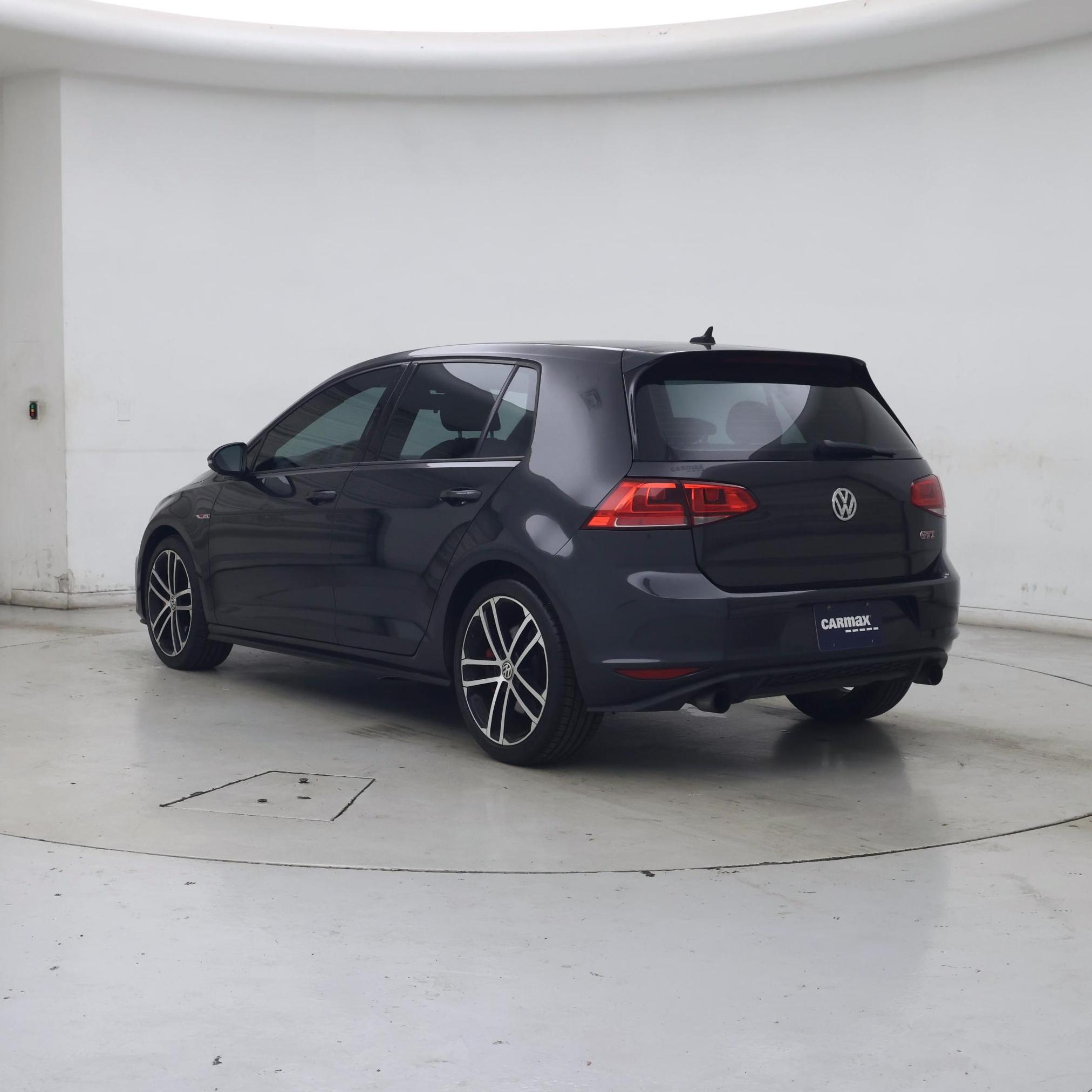 Thumbnail: 2017 Volkswagen Golf - 2