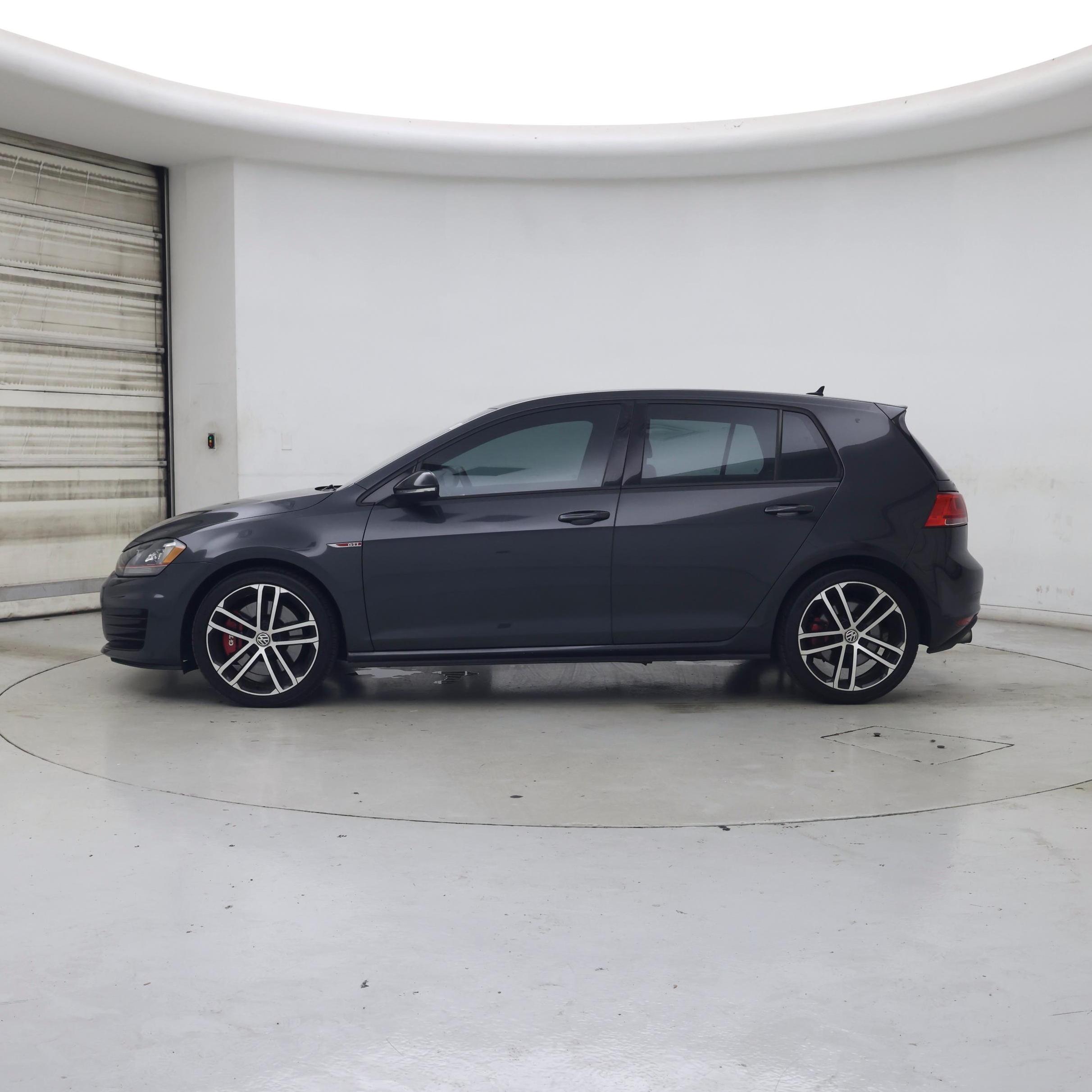 Thumbnail: 2017 Volkswagen Golf - 3