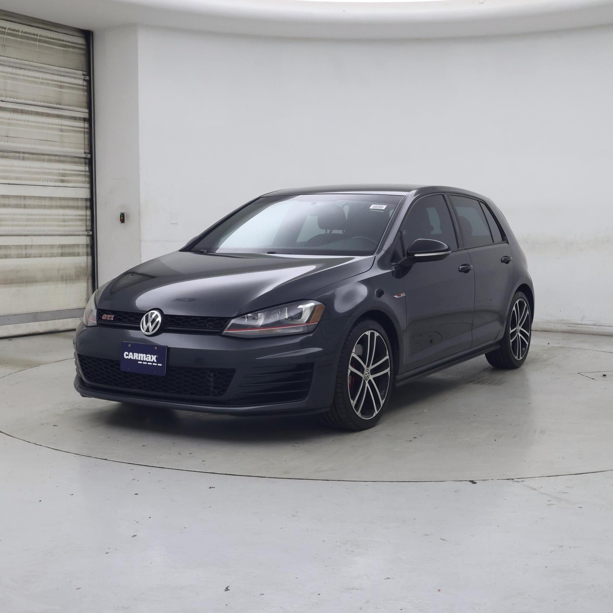 Thumbnail: 2017 Volkswagen Golf - 4