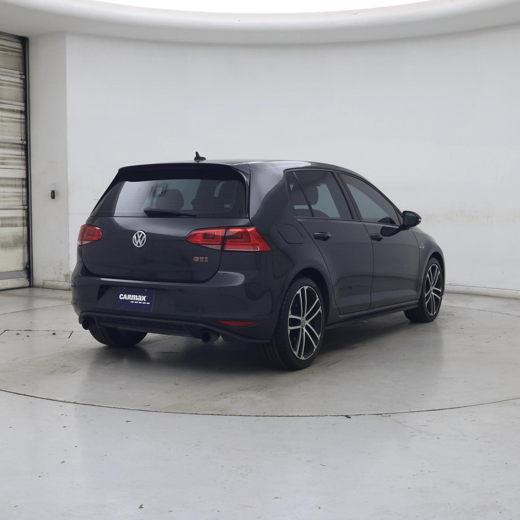 Thumbnail: 2017 Volkswagen Golf - 8