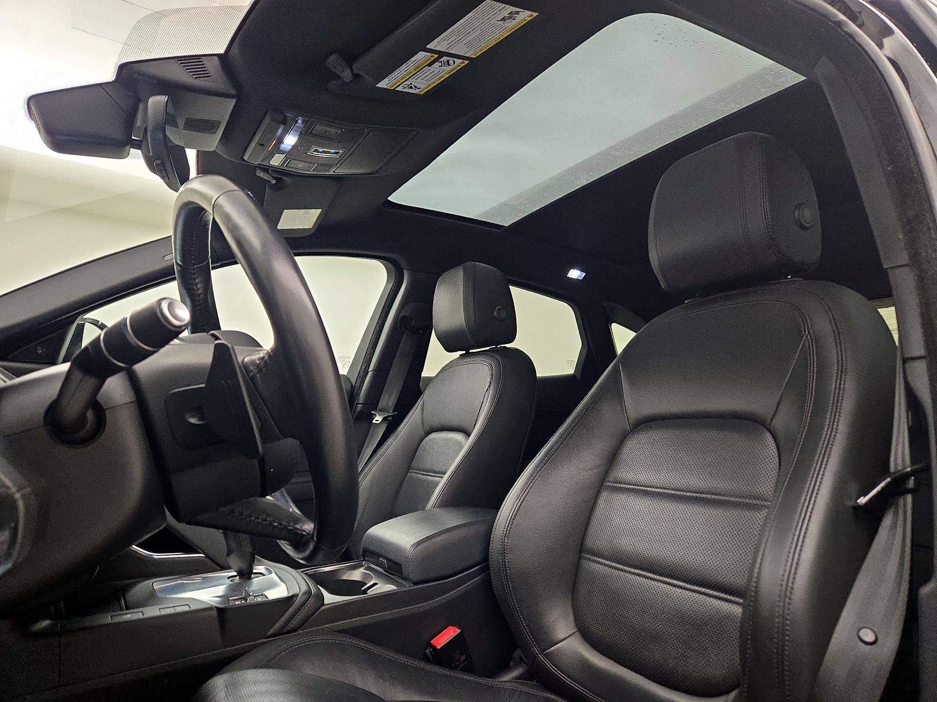 Thumbnail: 2020 Jaguar E-Pace - 19