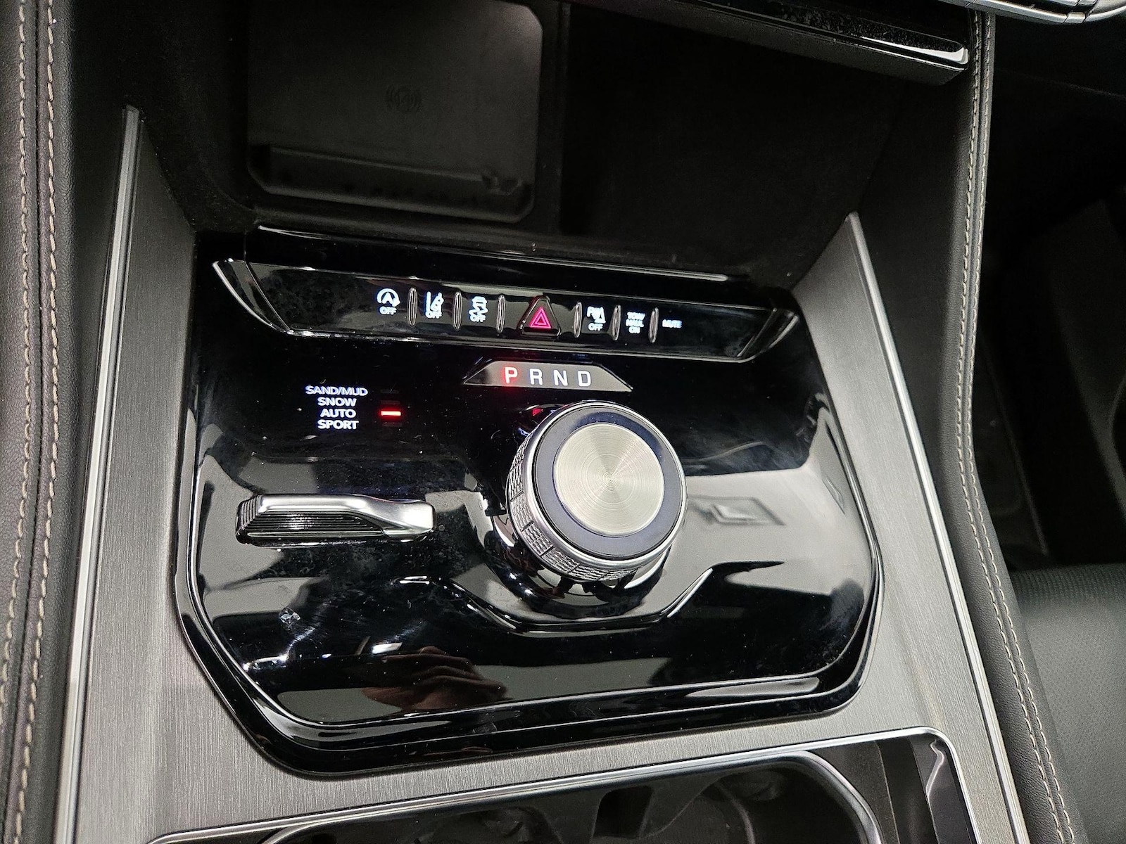 2025 Jeep Wagoneer Series I - Photo 19