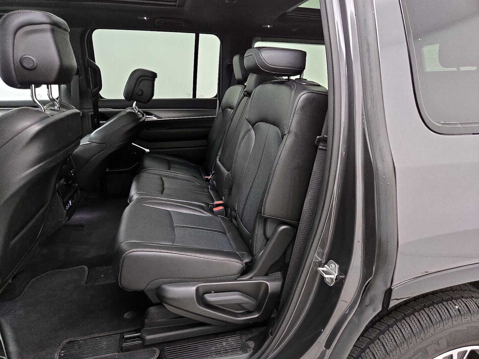 2025 Jeep Wagoneer Series I - Photo 22