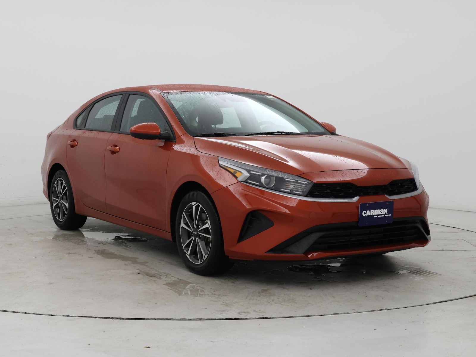 2023 Kia Forte LXS - Photo 2