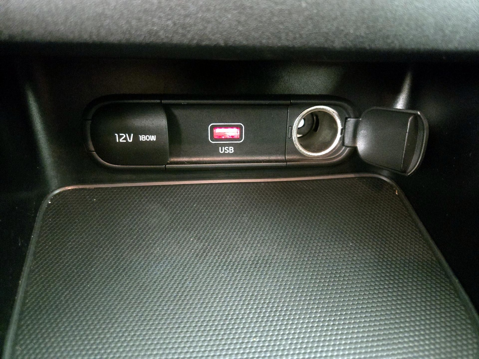 2023 Kia Forte LXS - Photo 19
