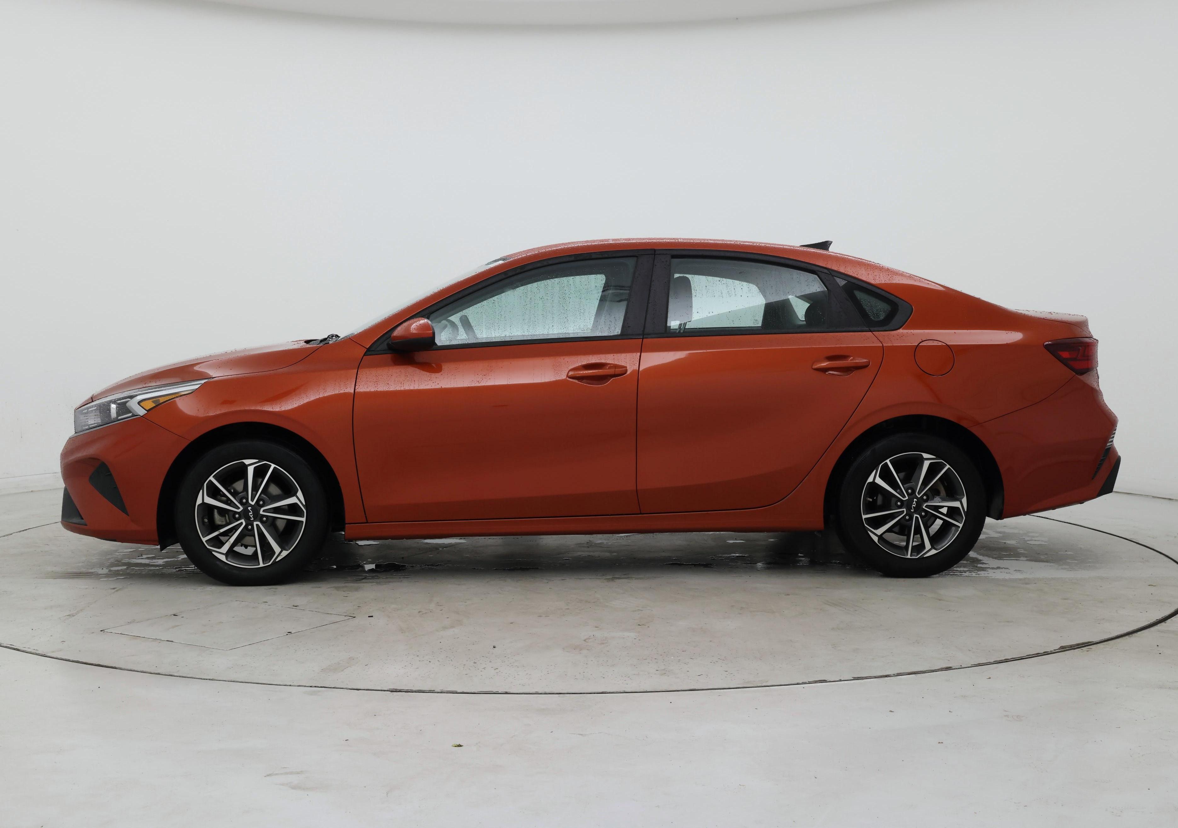 Thumbnail: 2023 Kia Forte - 3