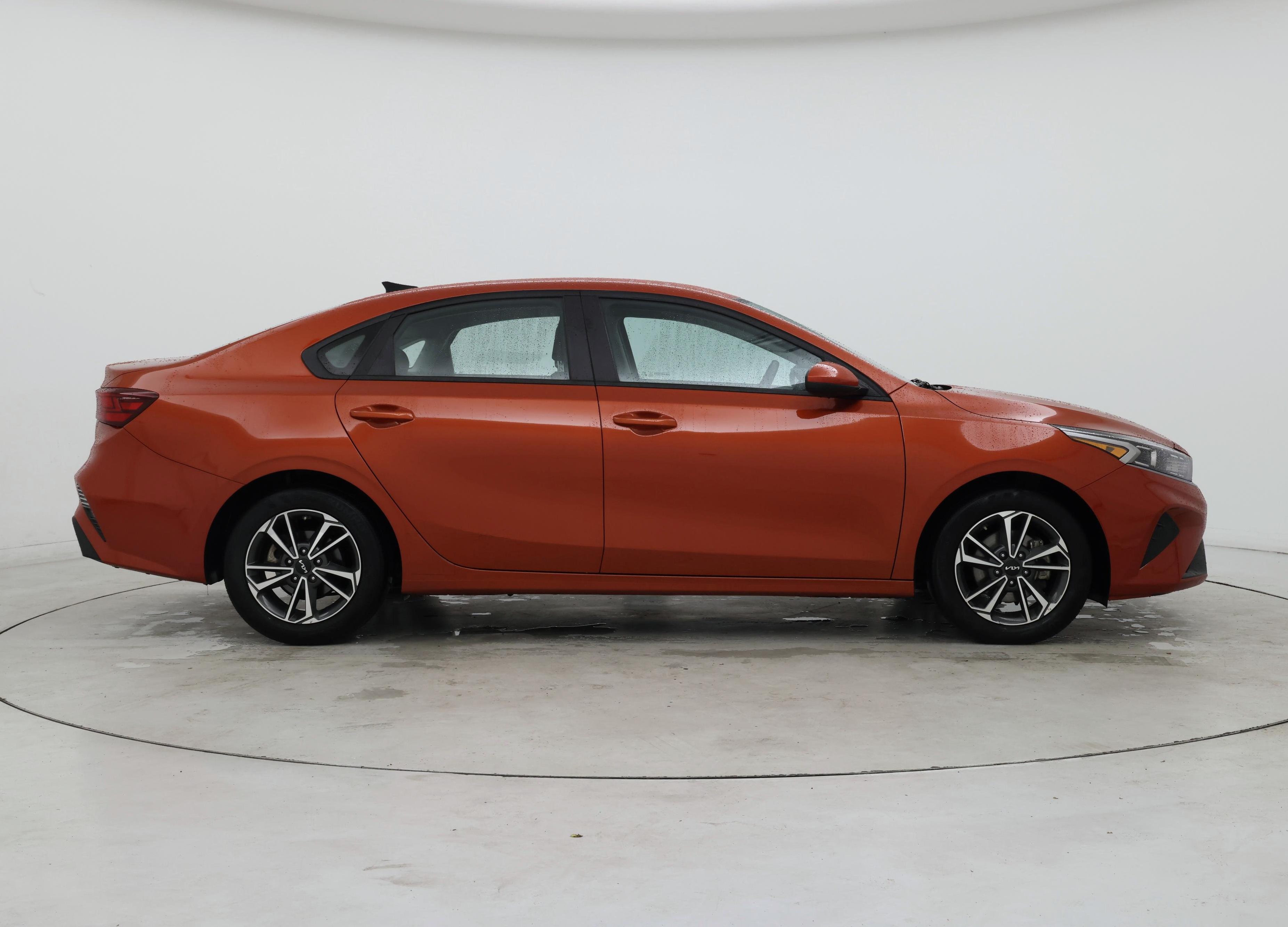 Thumbnail: 2023 Kia Forte - 7