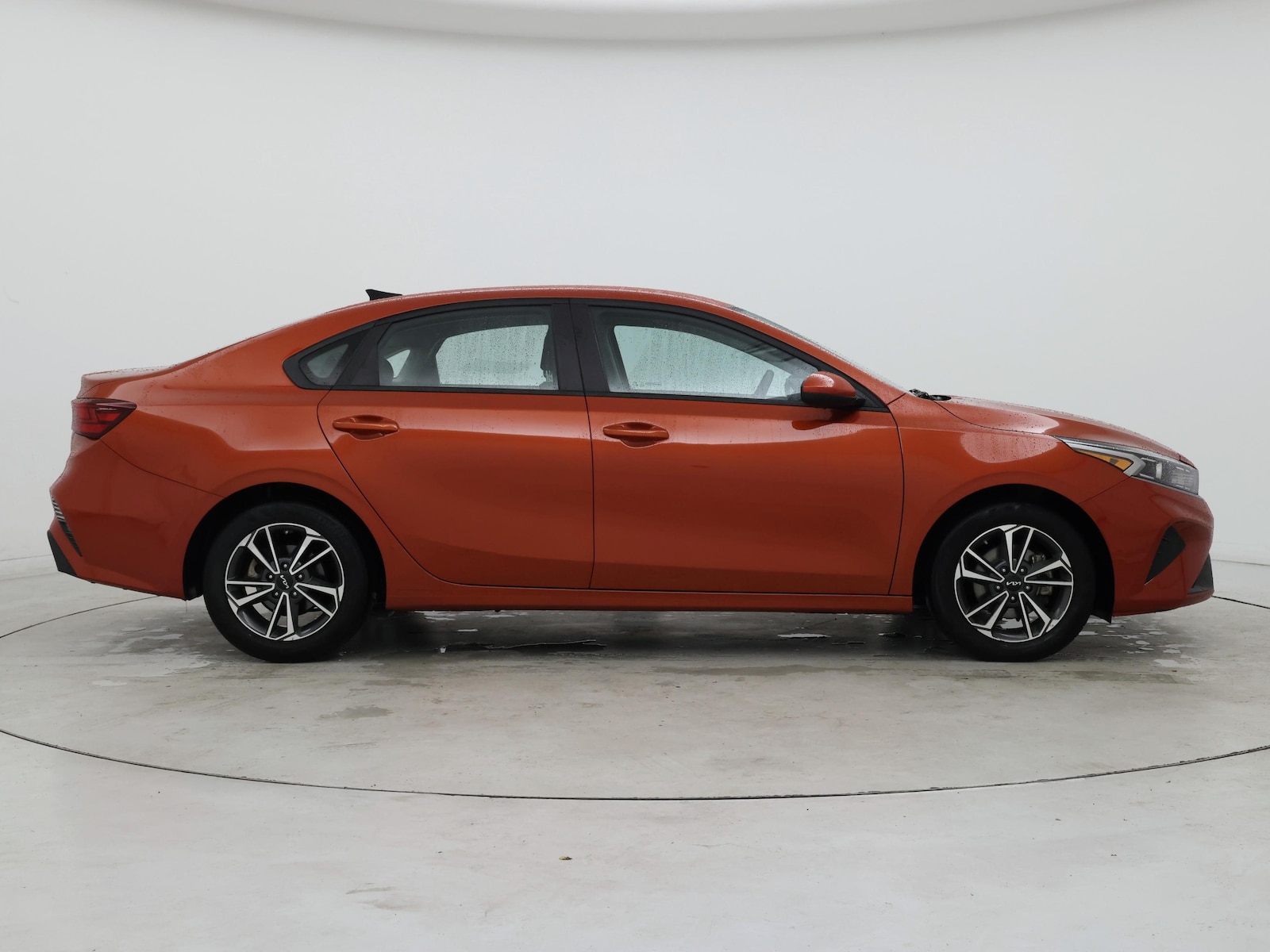 2023 Kia Forte LXS - Photo 8