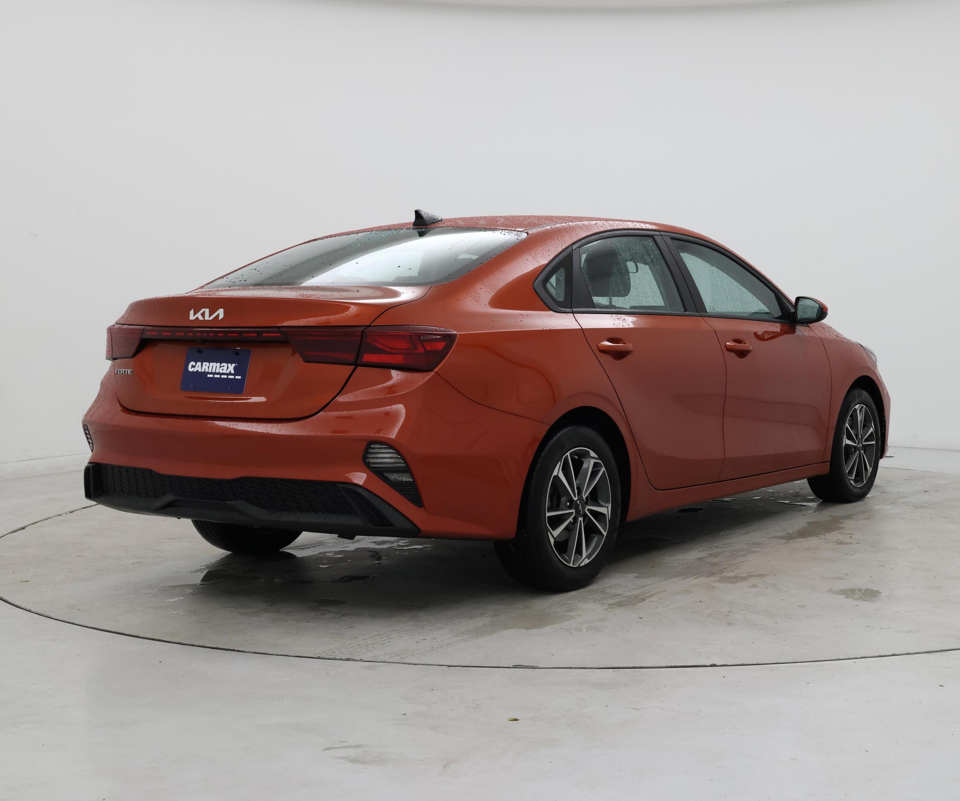 Thumbnail: 2023 Kia Forte - 8