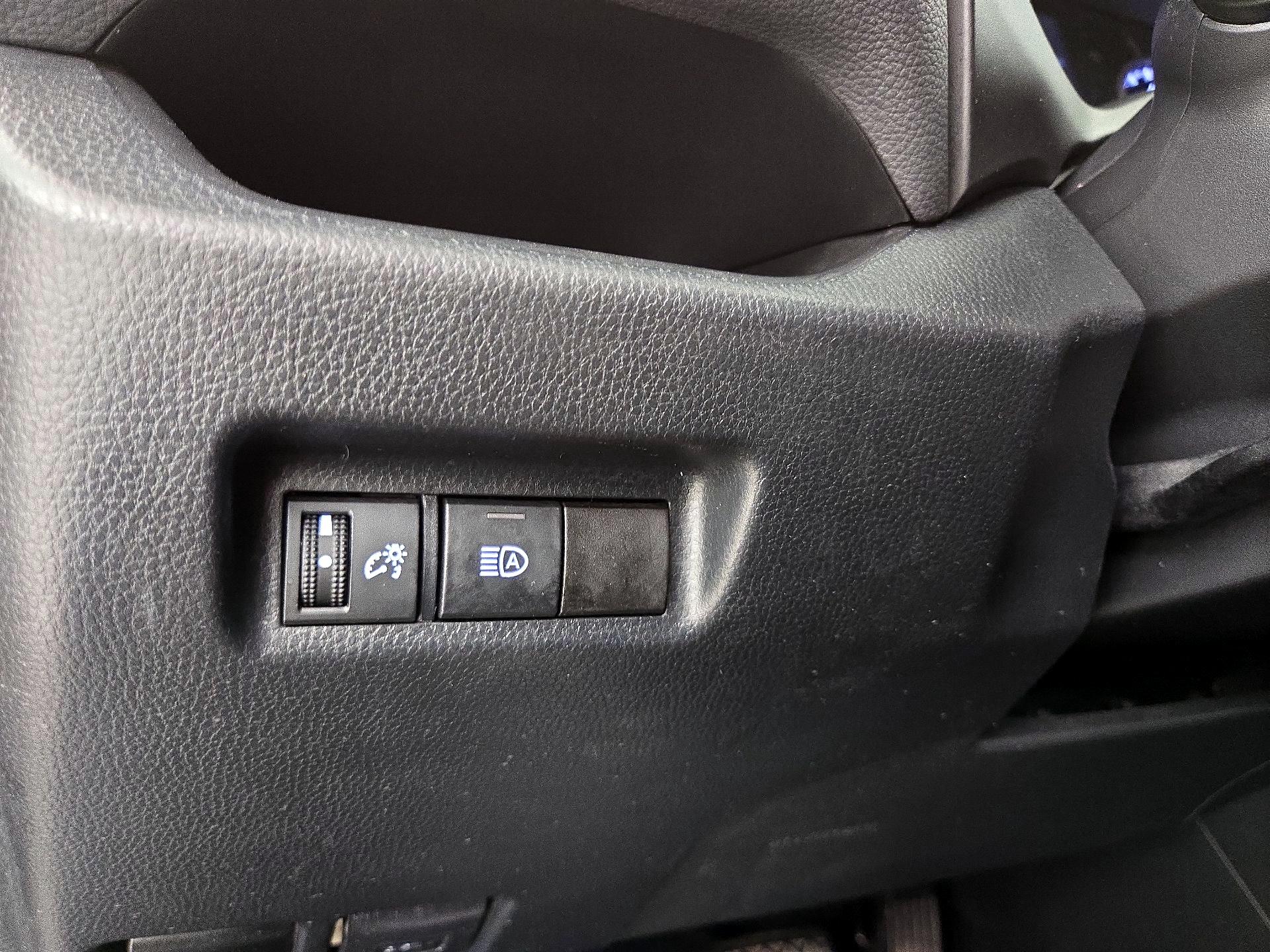 Thumbnail: 2020 Toyota RAV4 - 13