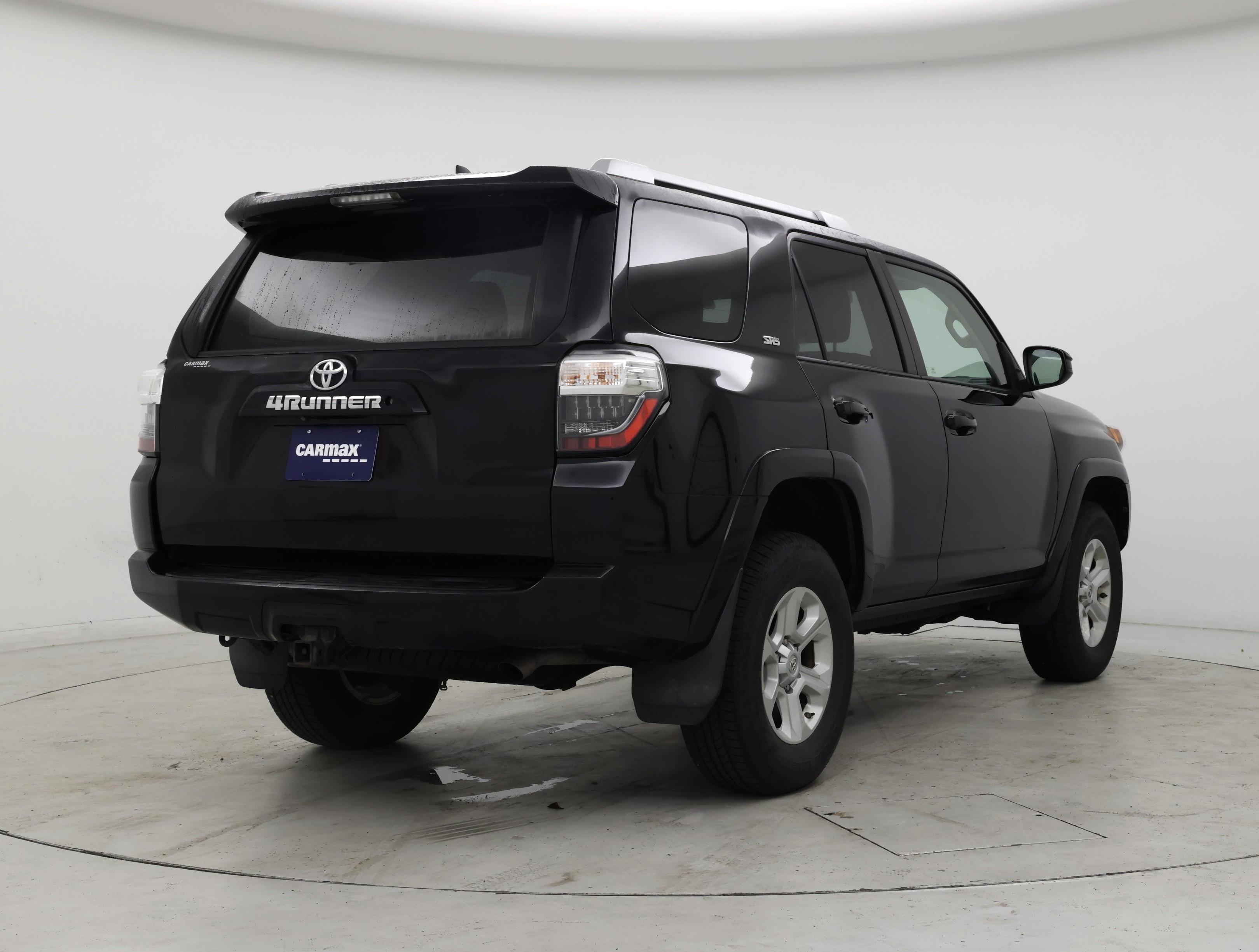 Thumbnail: 2017 Toyota 4Runner - 8